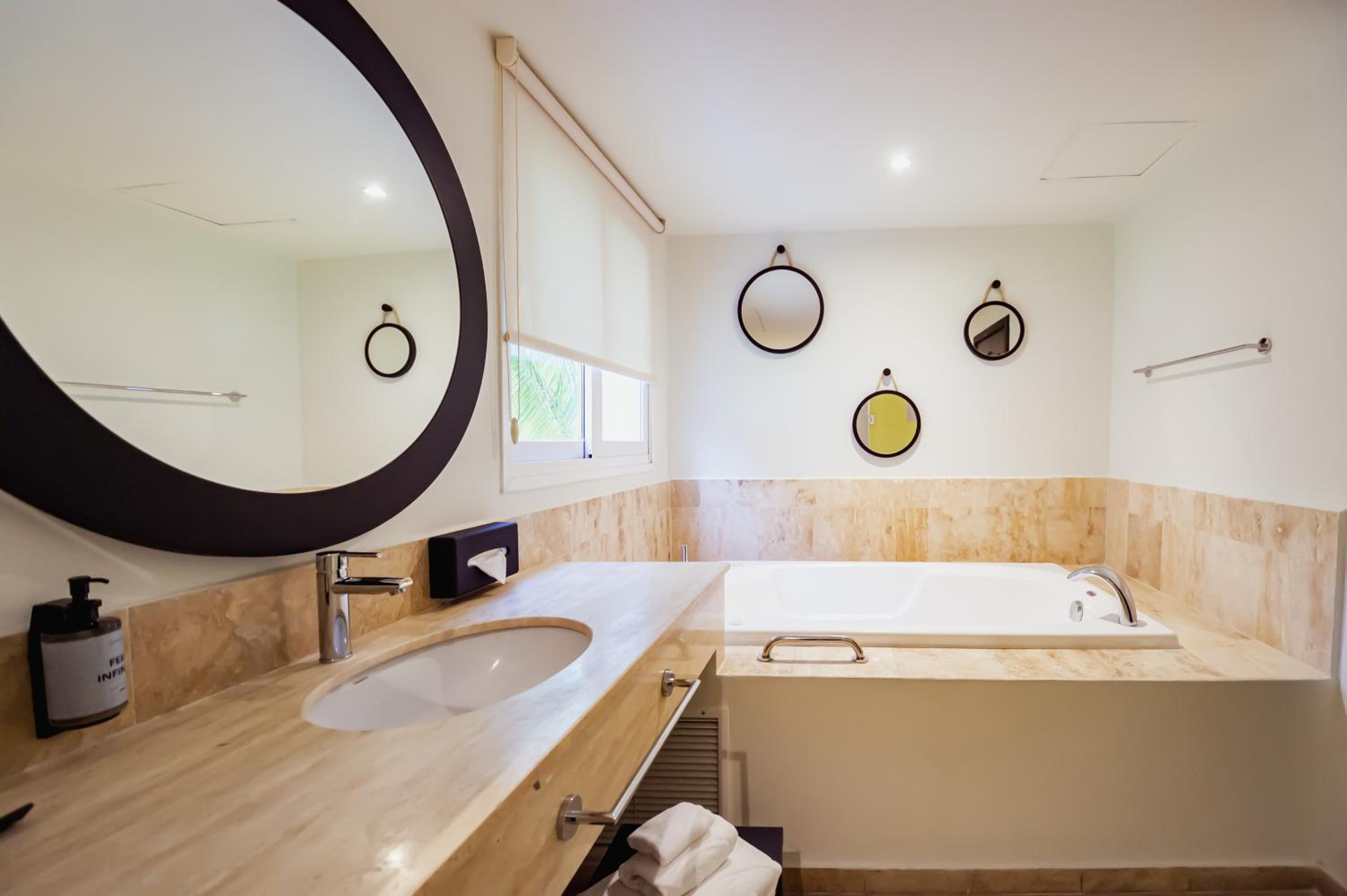 Suite, Garden View