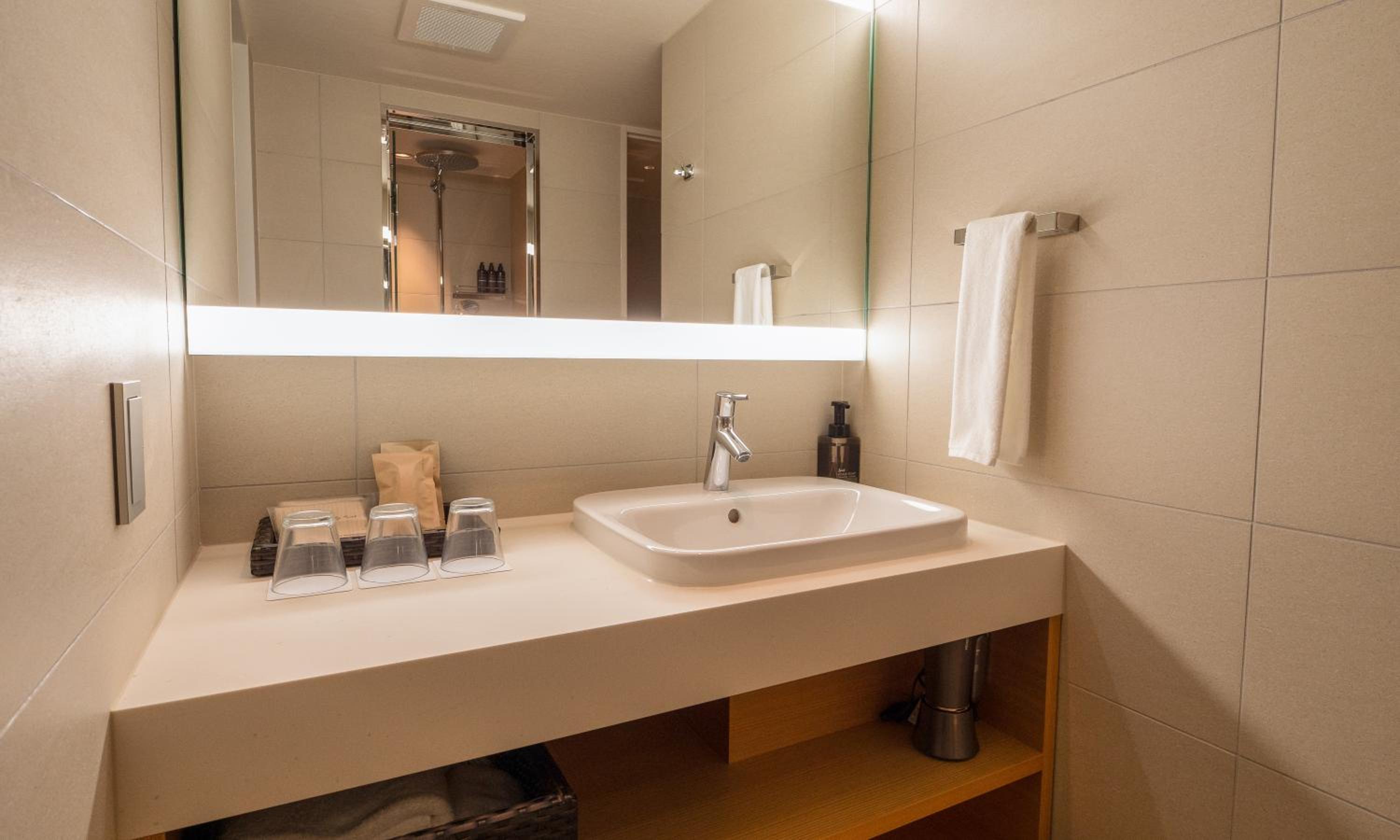 Deluxe Twin Room photo 3