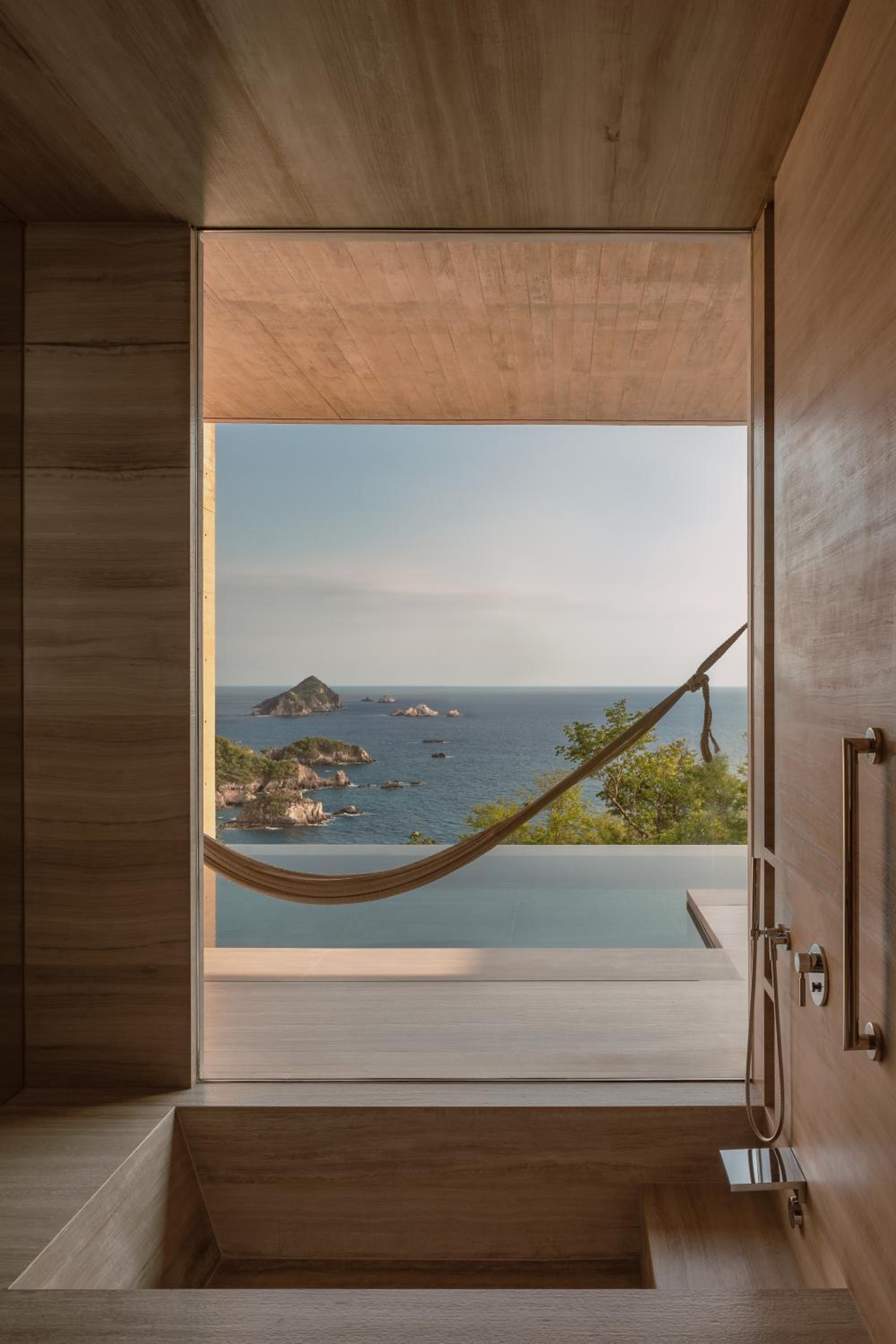 Cliffside Panoramic One-Bedroom Suite with Infinity Pool photo 2
