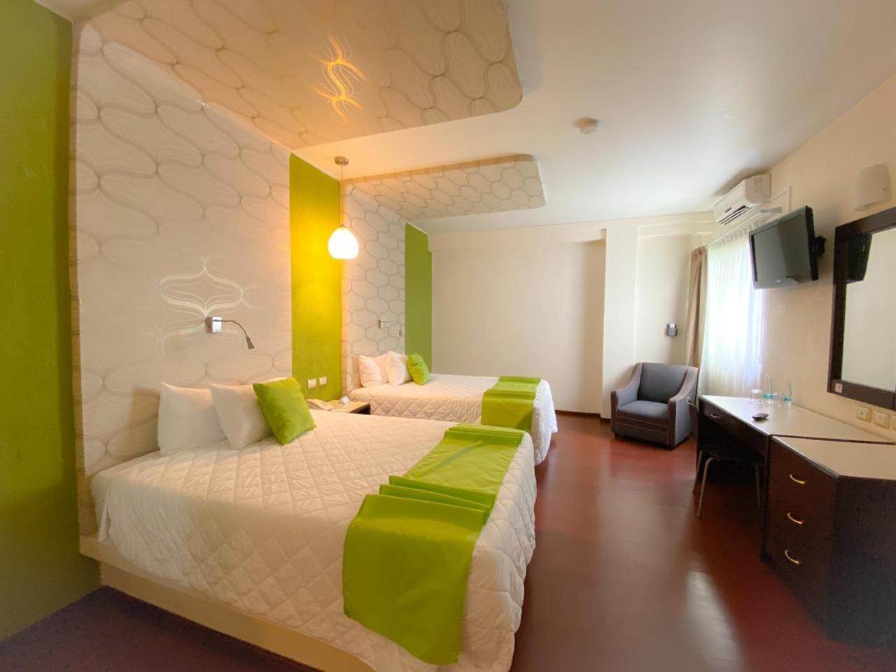 Double Room with Two Double Beds photo 2