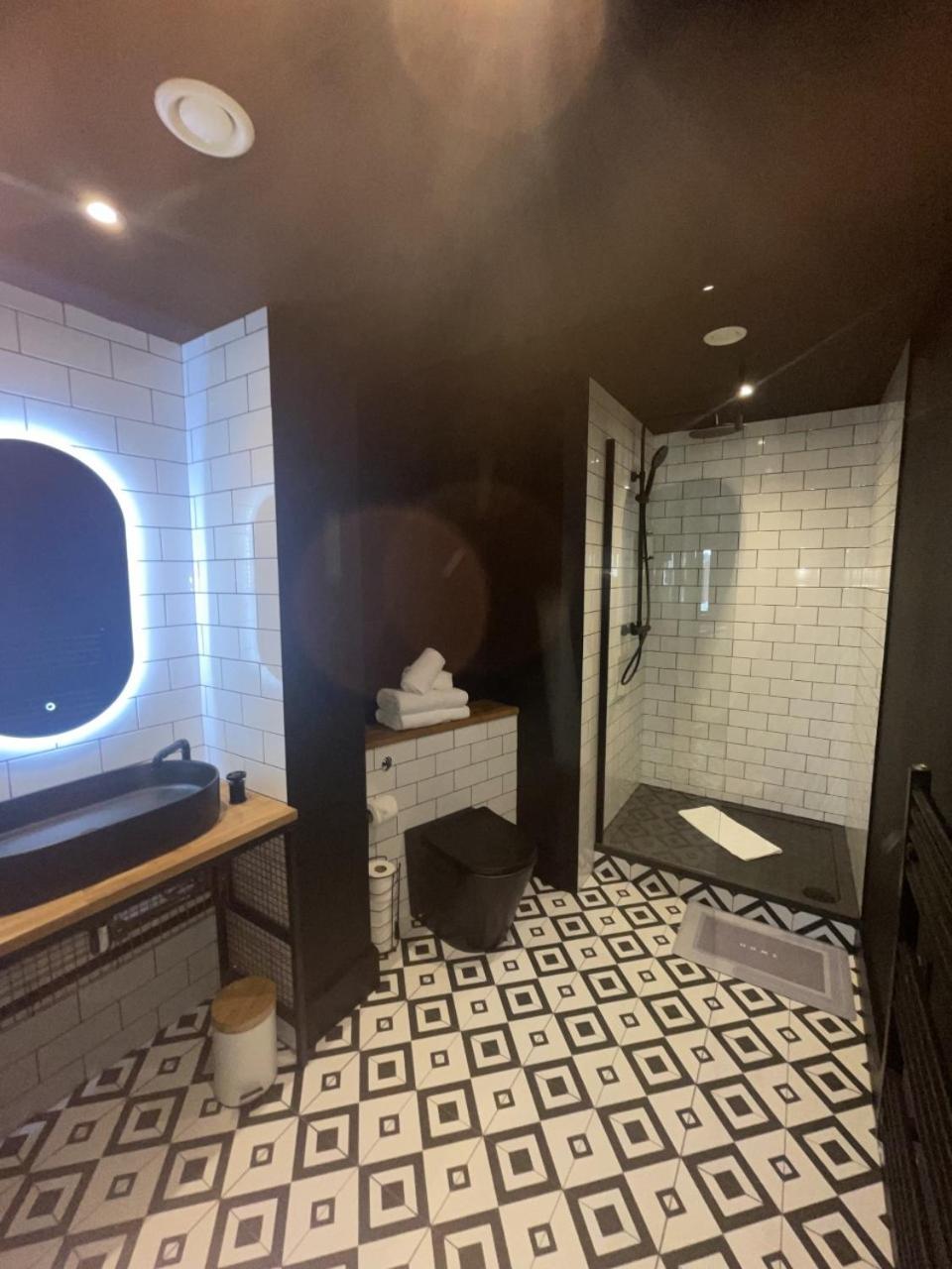 Deluxe Quadruple Room - Photo 12