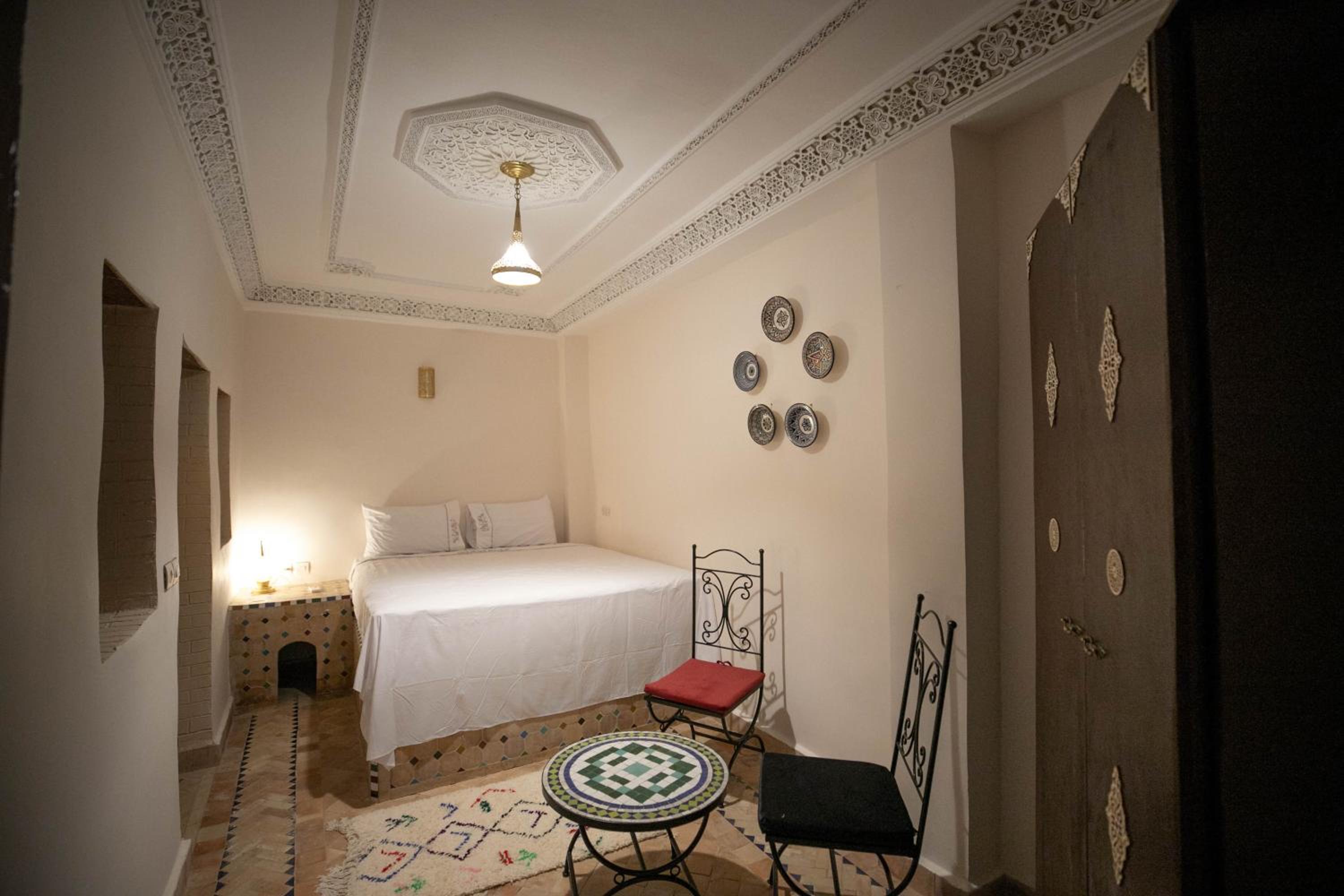 Deluxe Double Room (2 Adults + 1 Child)