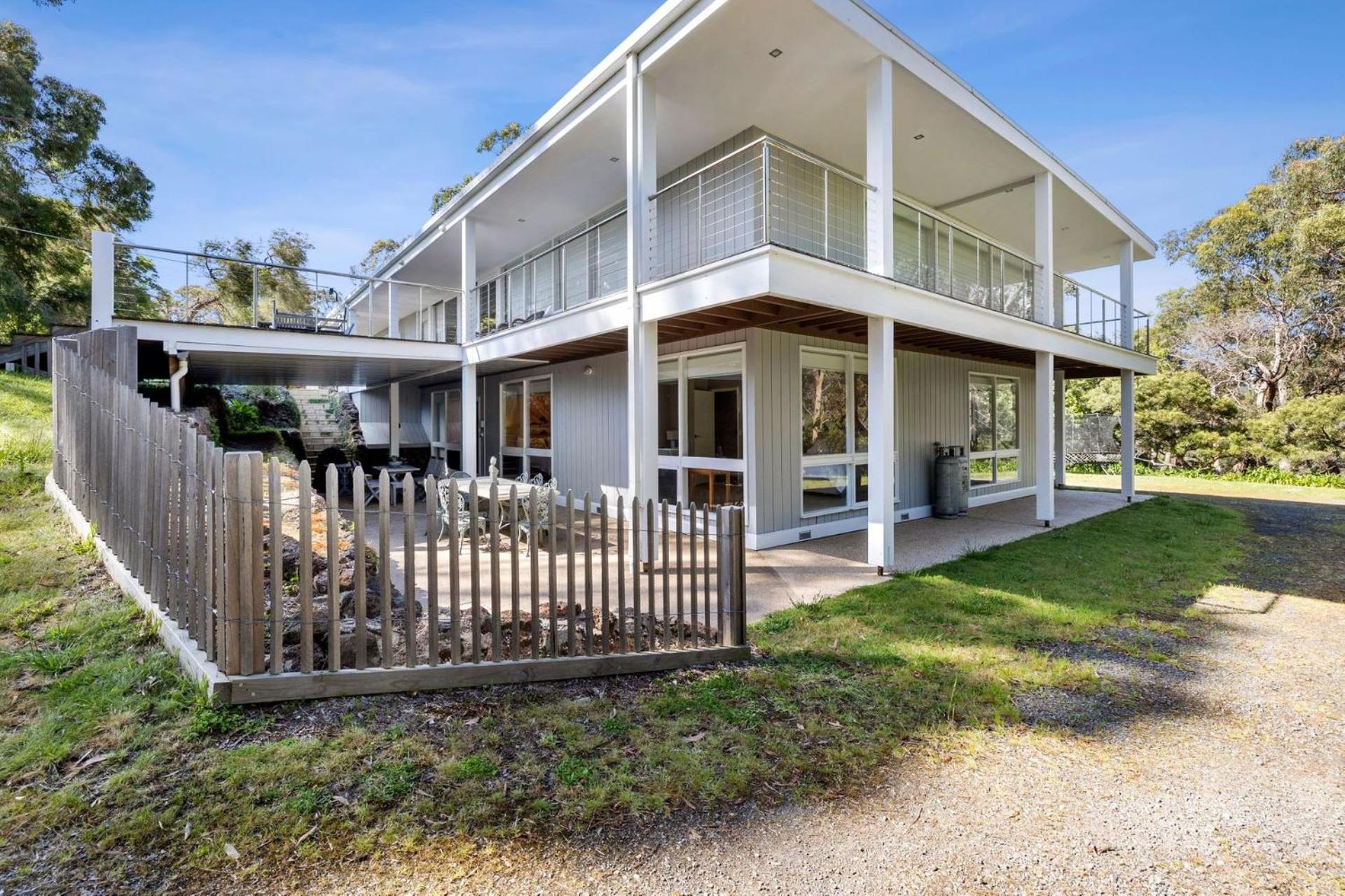 Four-Bedroom House photo 2