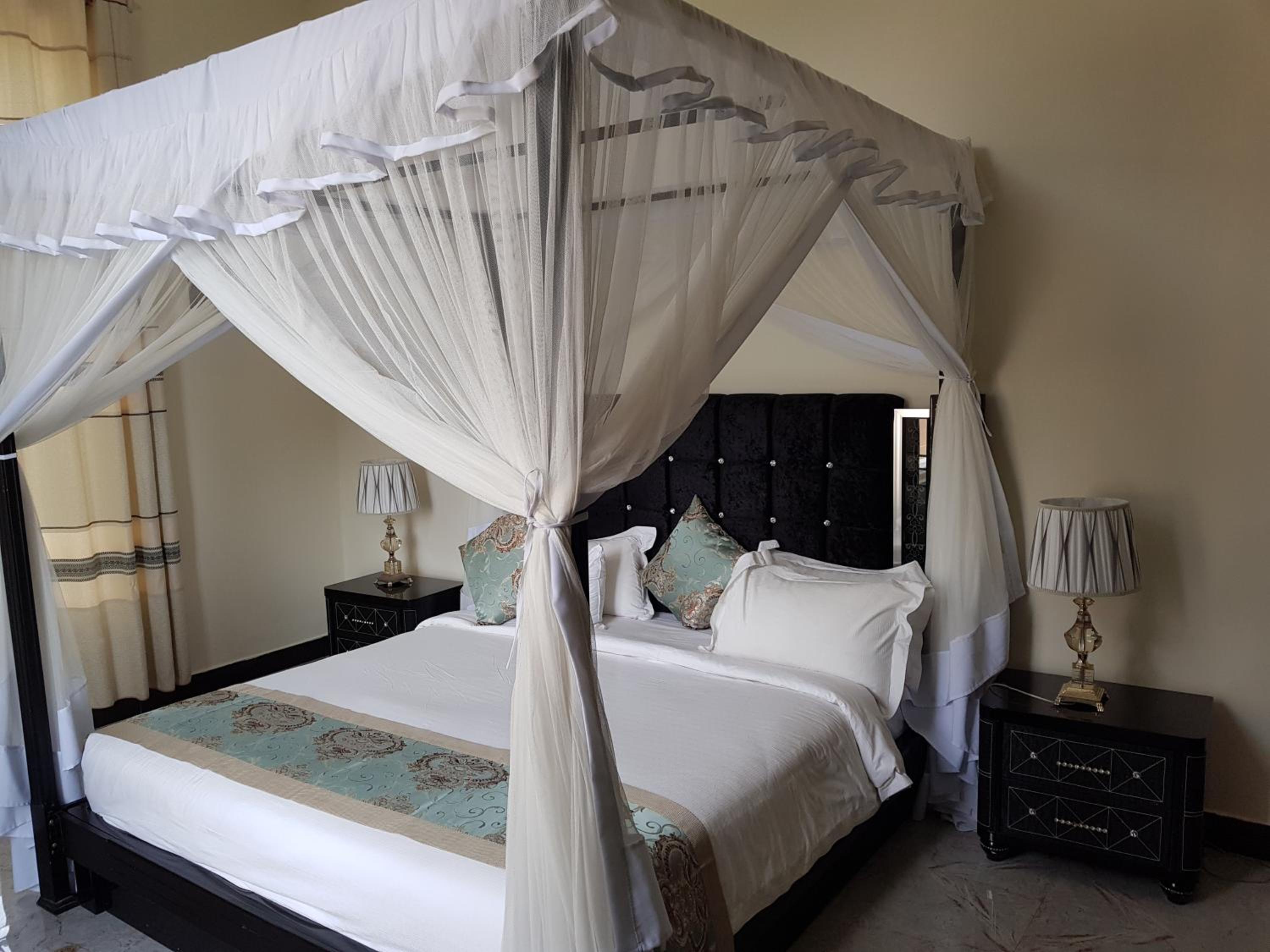 Three-Bedroom Villa - Photo 6