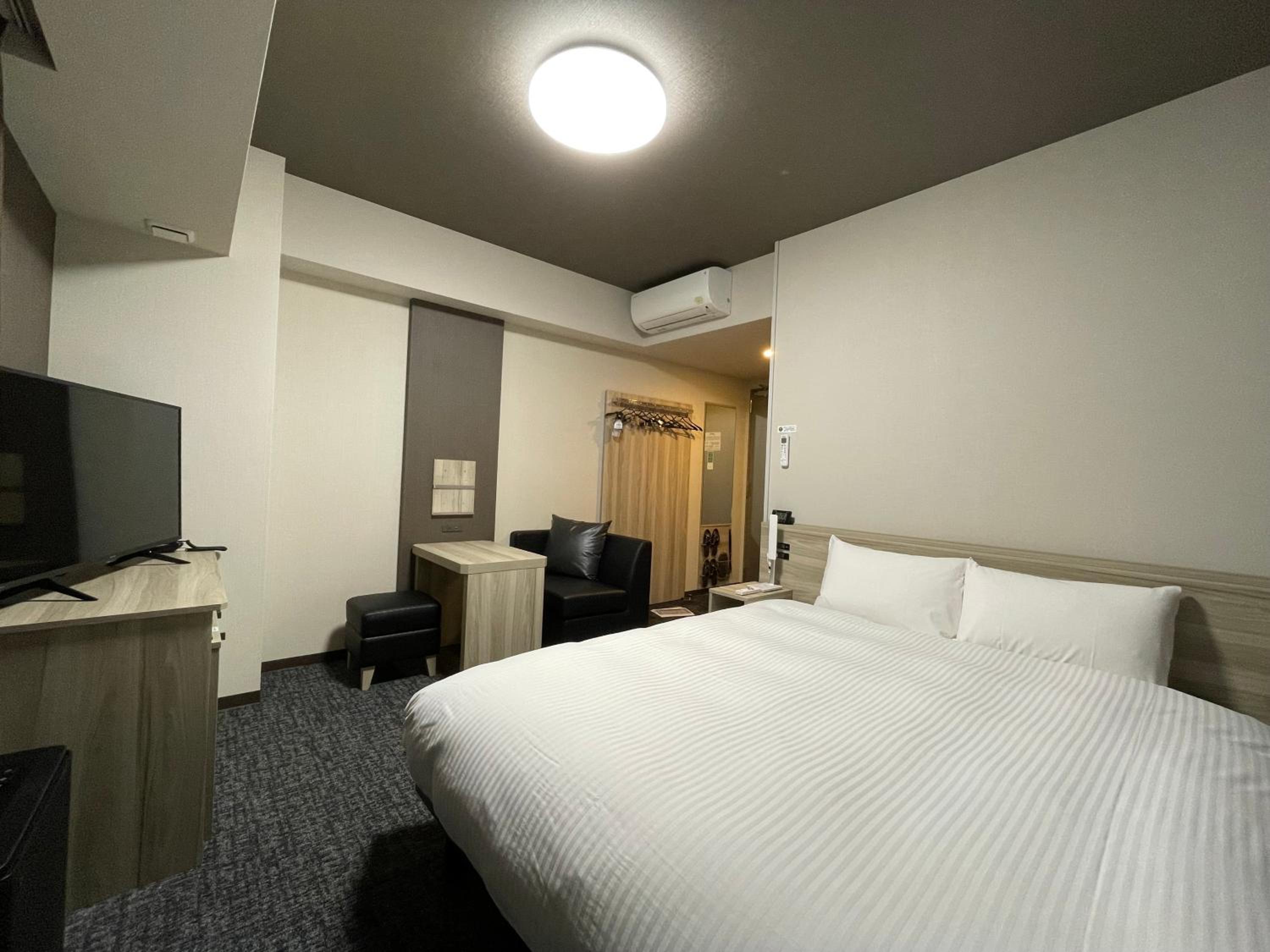 Double Room - Non-Smoking  - Photo 1