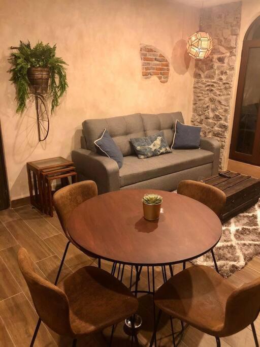 One-Bedroom Apartment - Photo 10