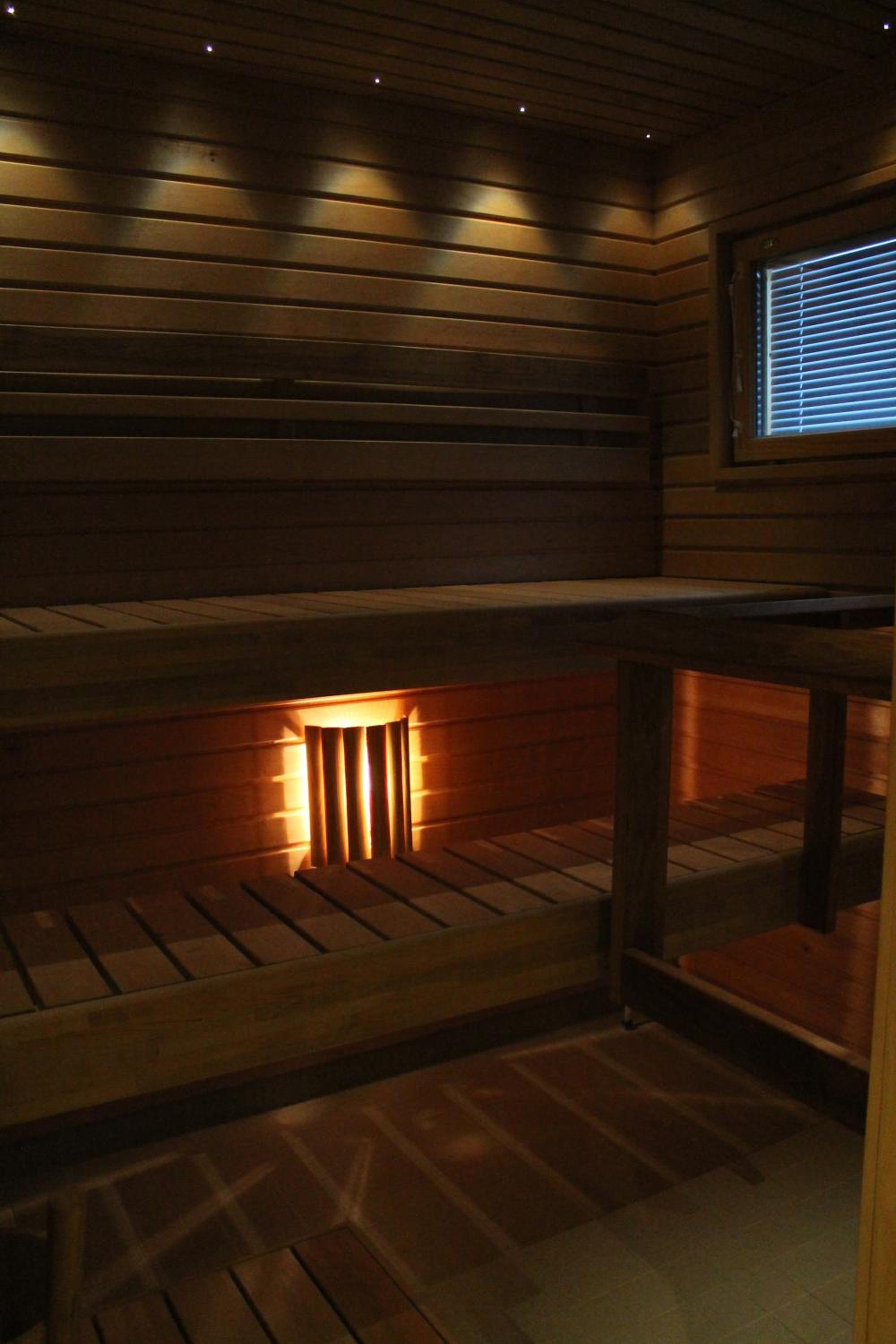 Four-Bedroom House with Sauna photo 3