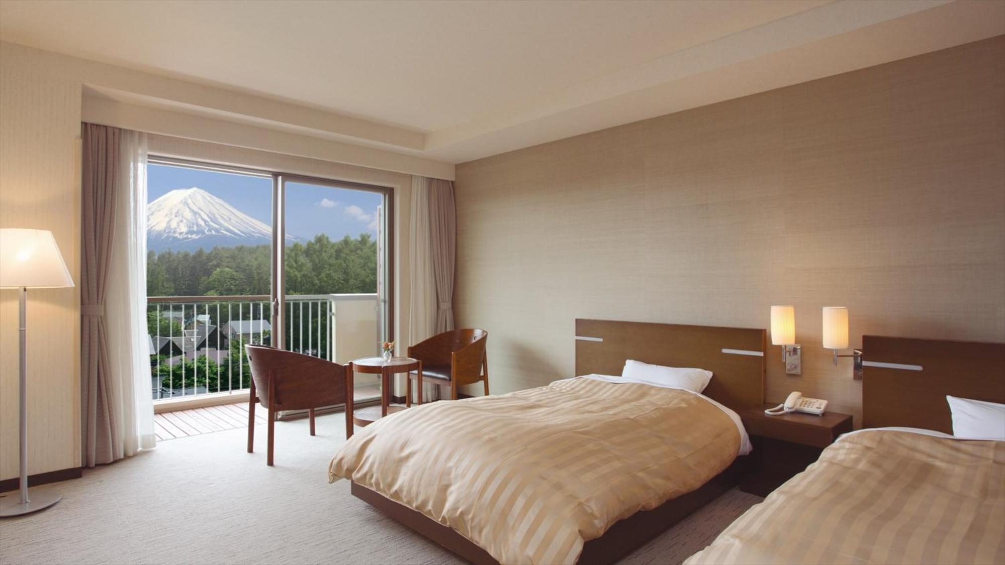 Twin Room with Shared Bathroom - Non-Smoking - Photo 2