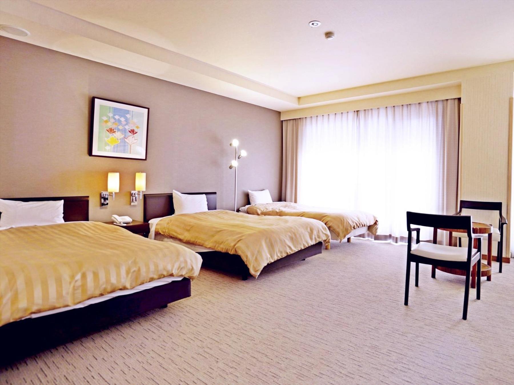 Triple Room with Shared Bathroom - Non-Smoking - Photo 1