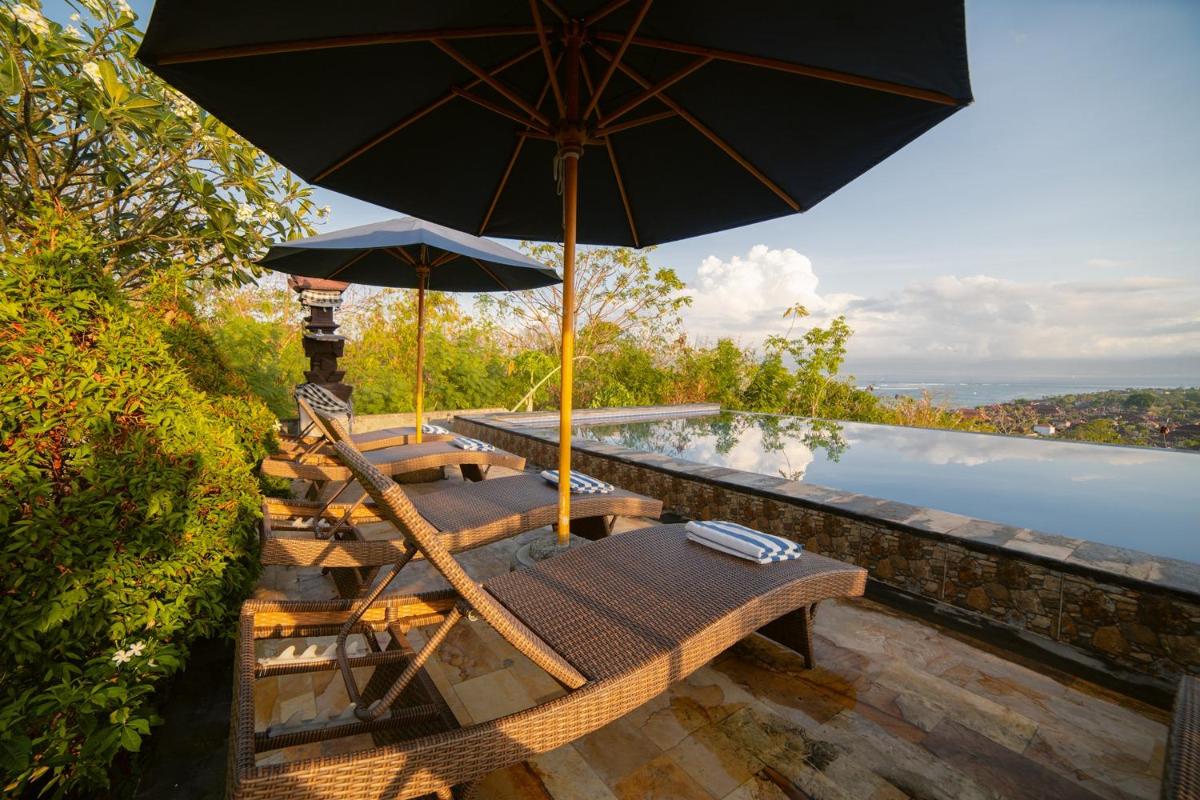 Deluxe Bungalow with Garden View photo 1