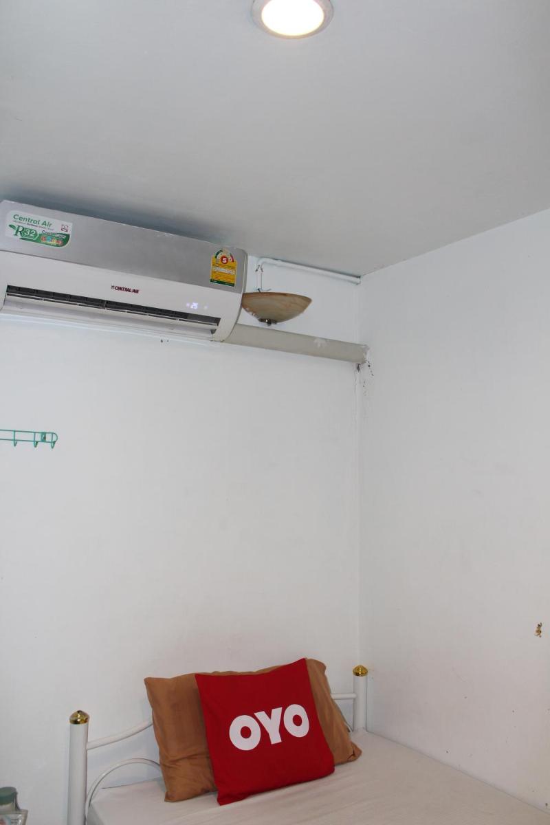 Double Room with Shared Bathroom photo 3