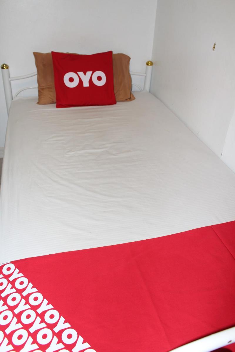 Double Room with Shared Bathroom photo 2