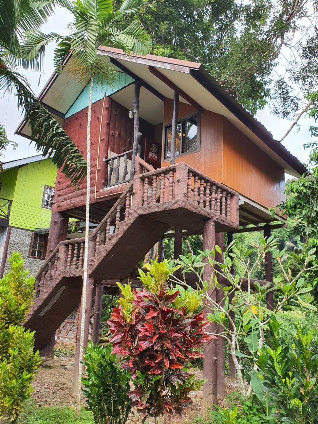 Bungalow with Garden View - Photo 6