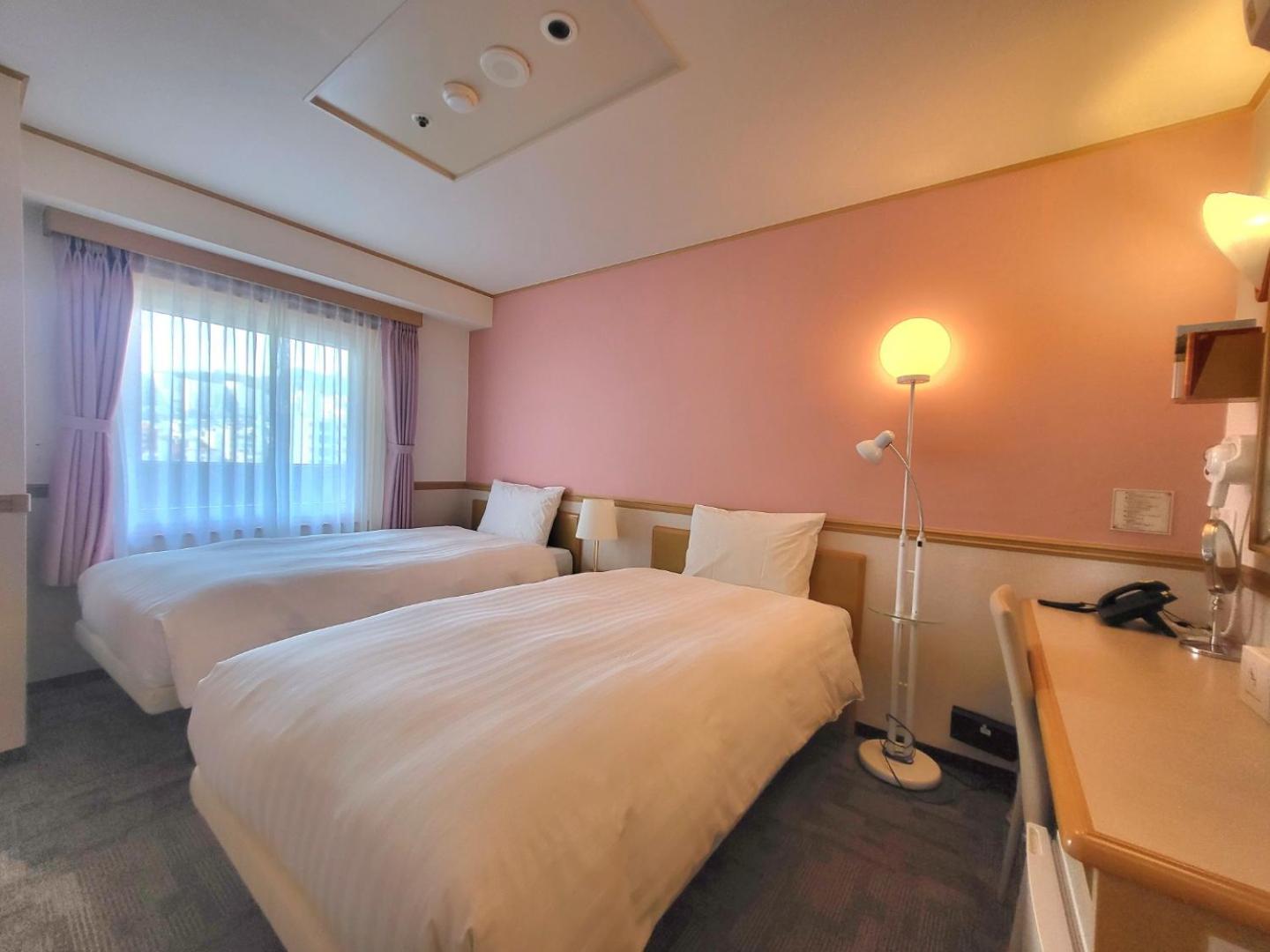 Twin Room - Photo 2