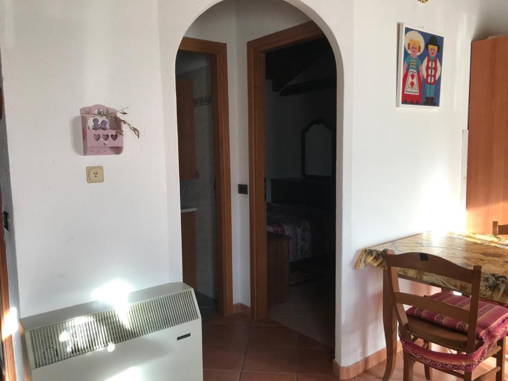 One-Bedroom Apartment - Photo 1