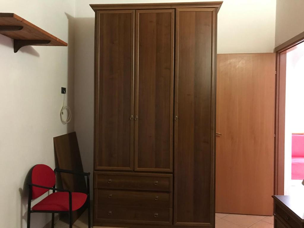 One-Bedroom Apartment - Photo 6