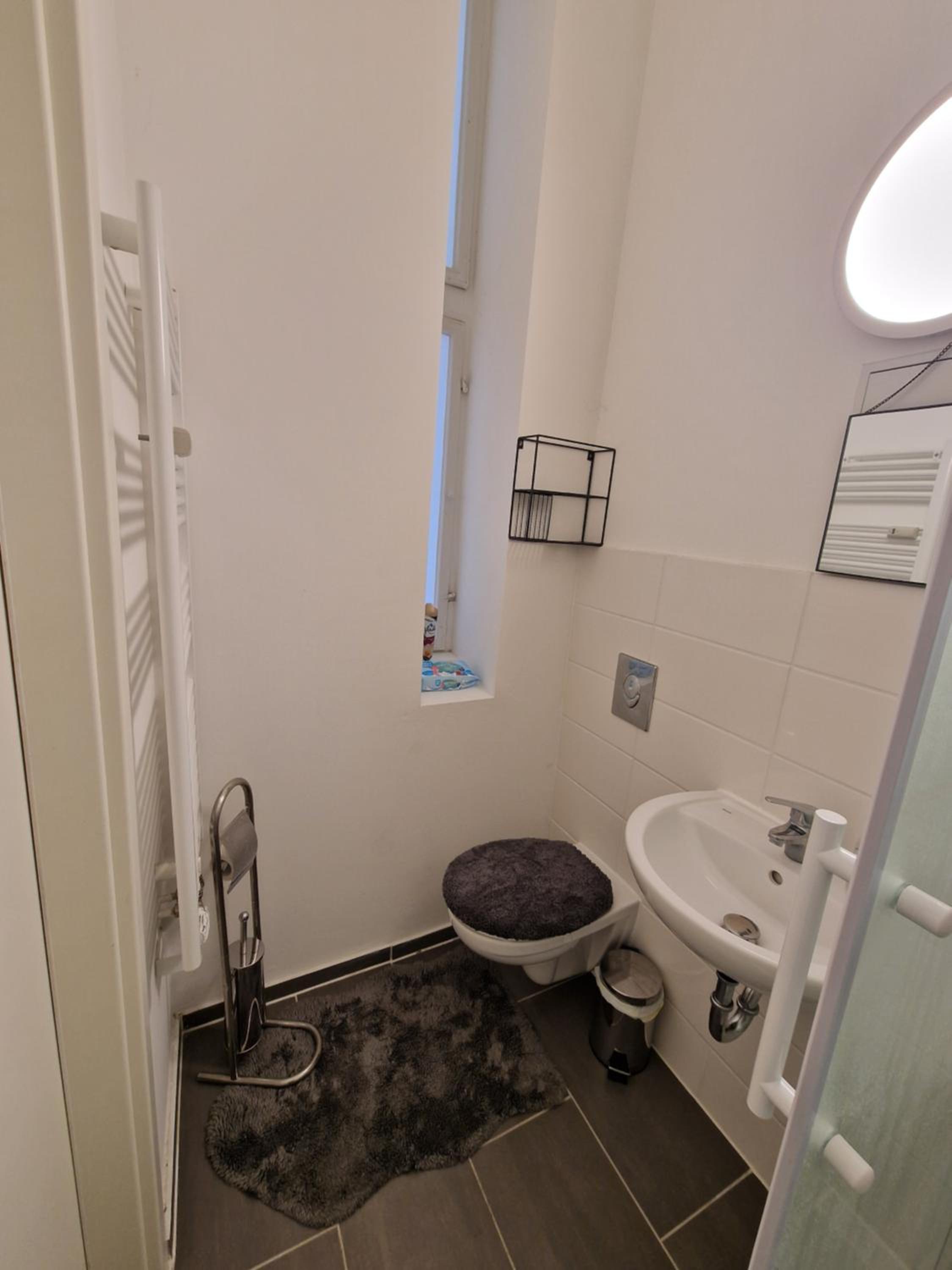 One-Bedroom Apartment photo 3