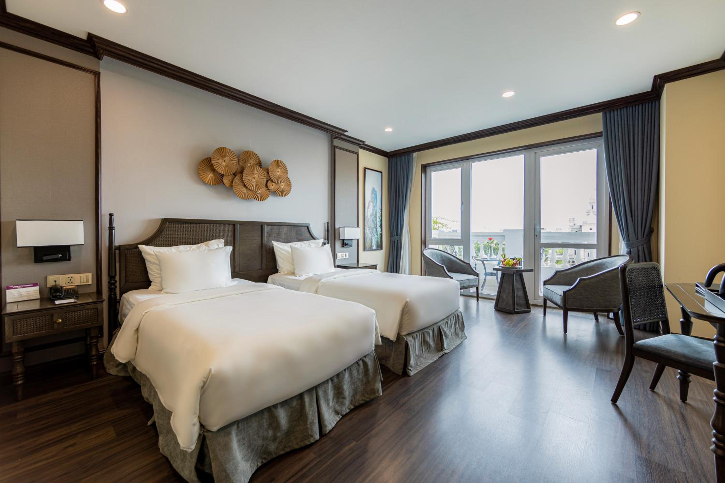 Grand Deluxe Twin Room with Balcony (Indochine Wing)
