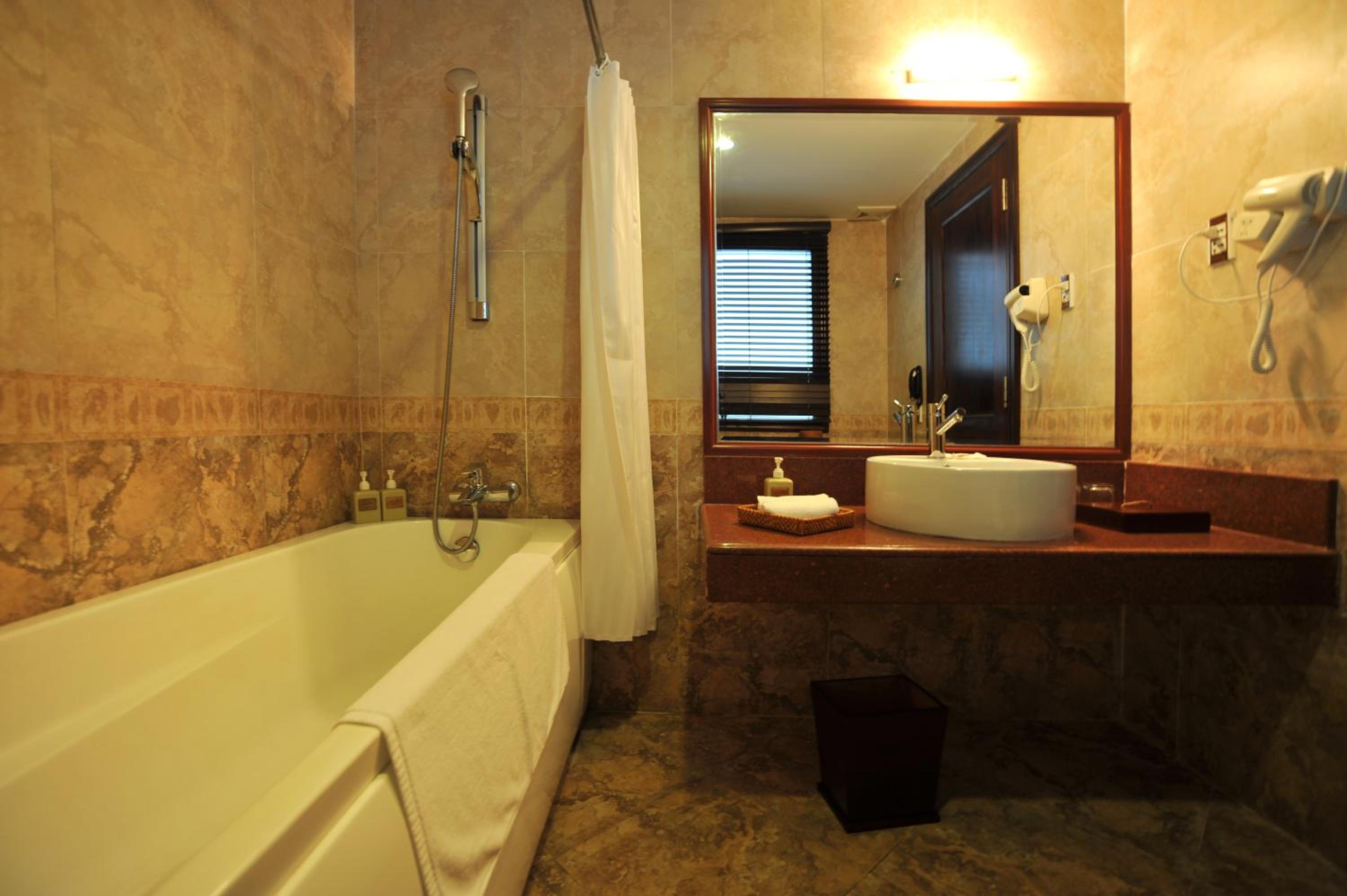 Deluxe Double or Twin Room with Garden View - Photo 7