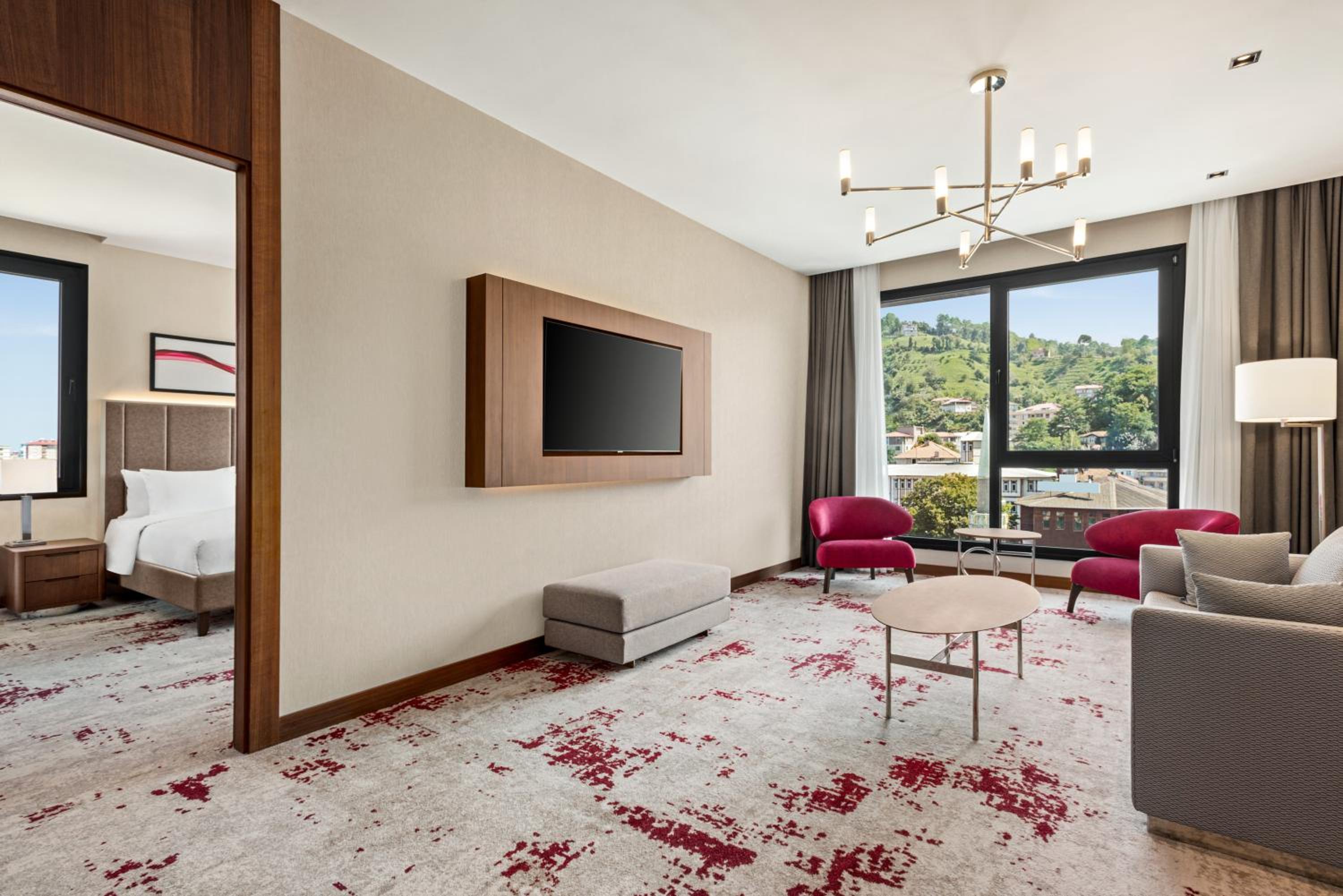 Suite with Mountain View - Photo 4