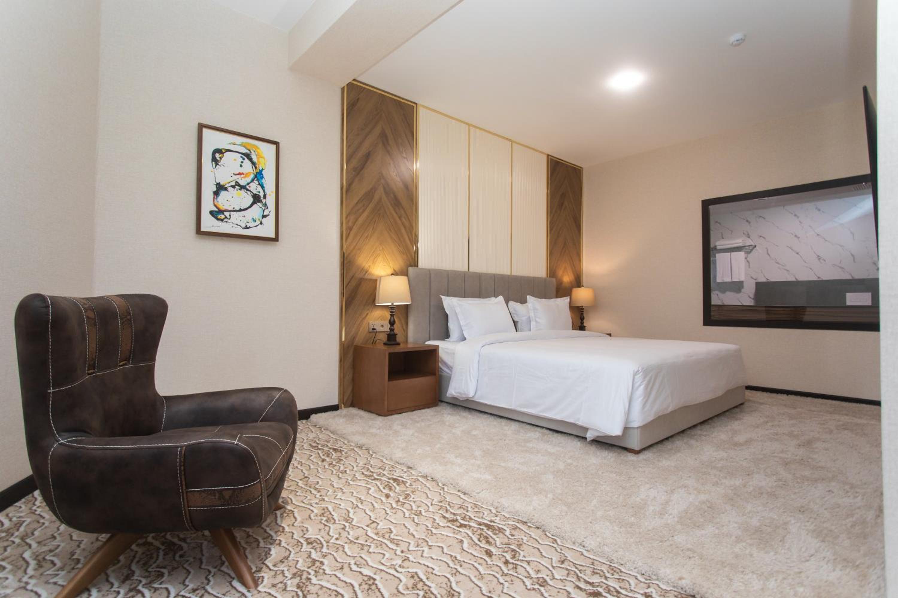 Suite with Mountain View photo 2