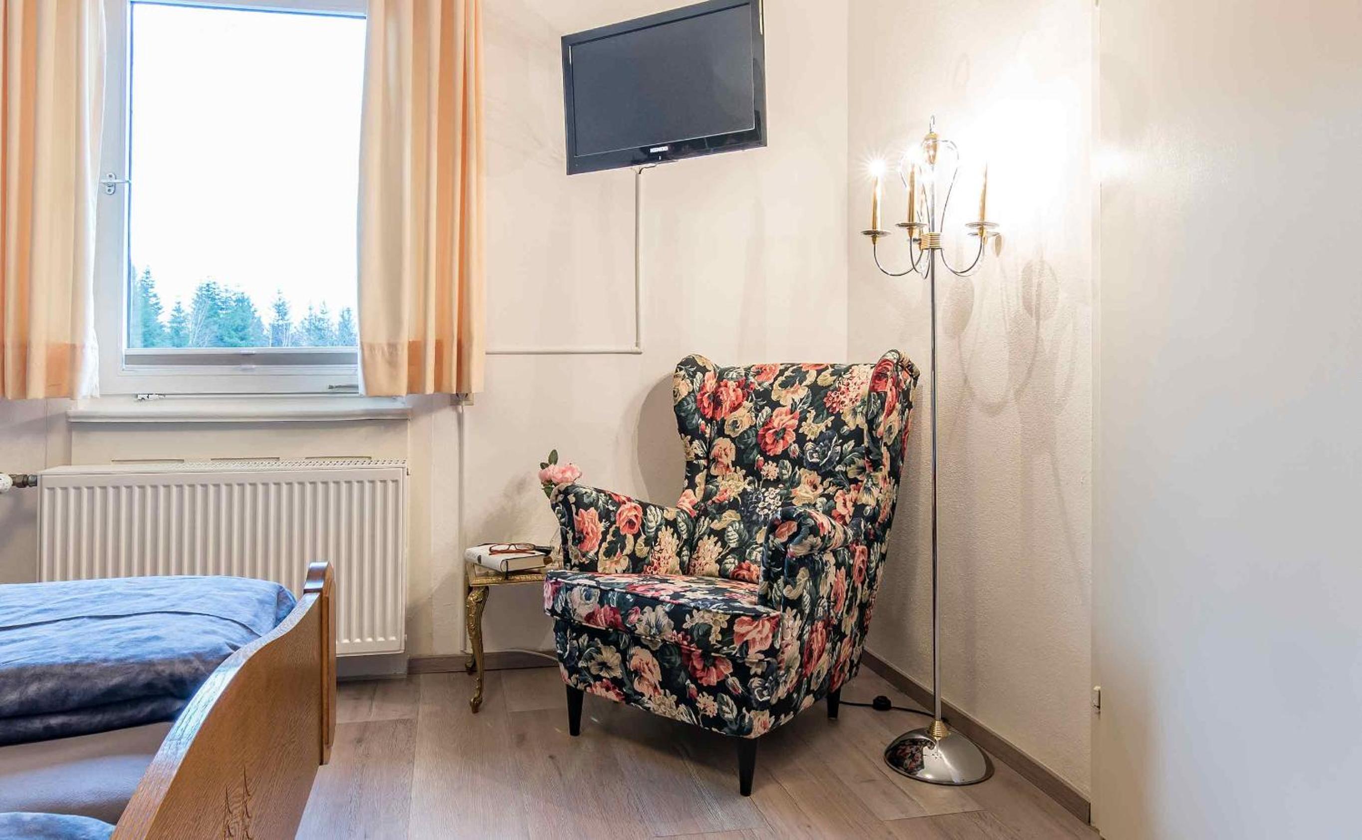 One-Bedroom Apartment with Garden photo 1