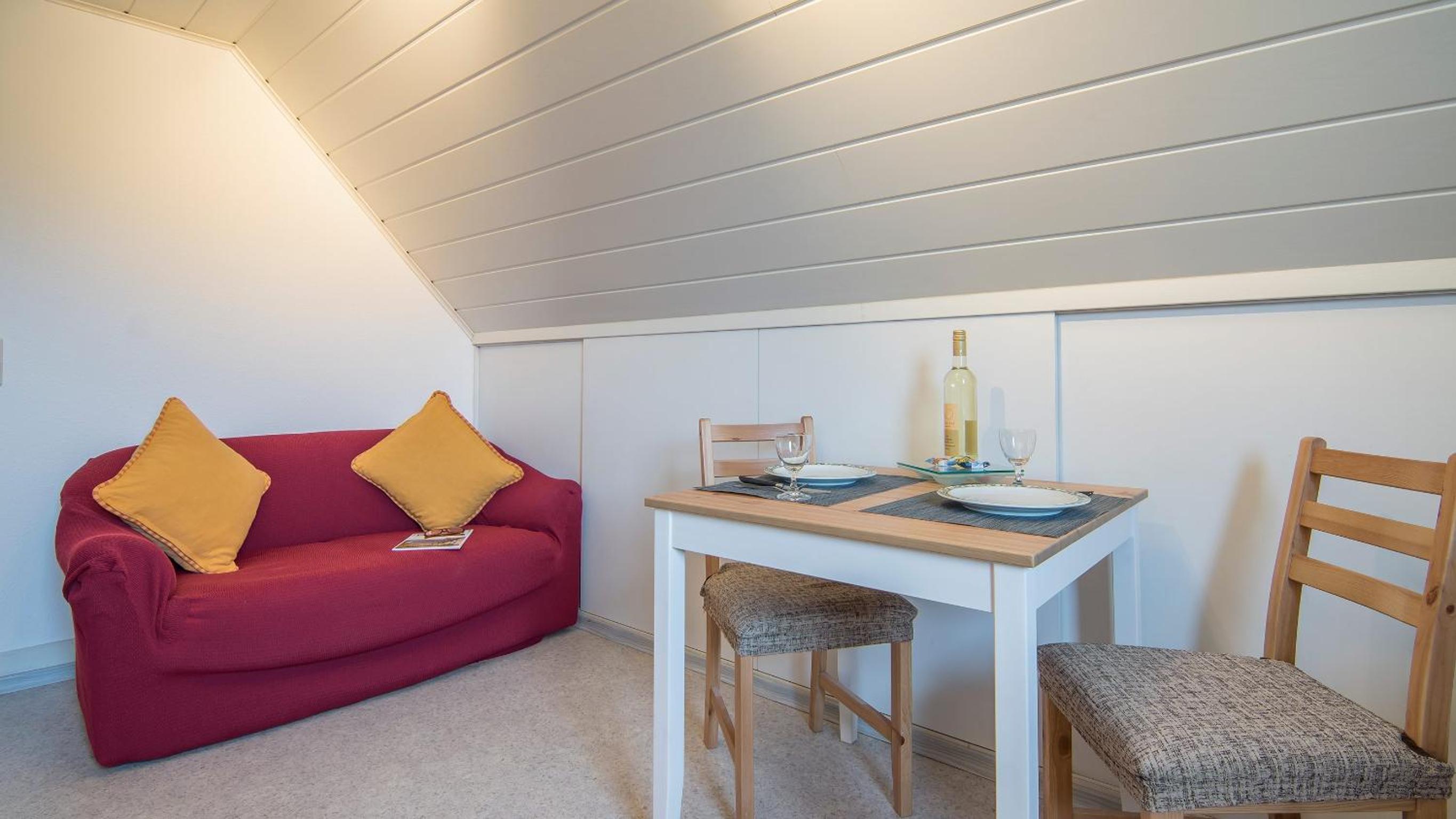 One-Bedroom Apartment with Garden photo 3
