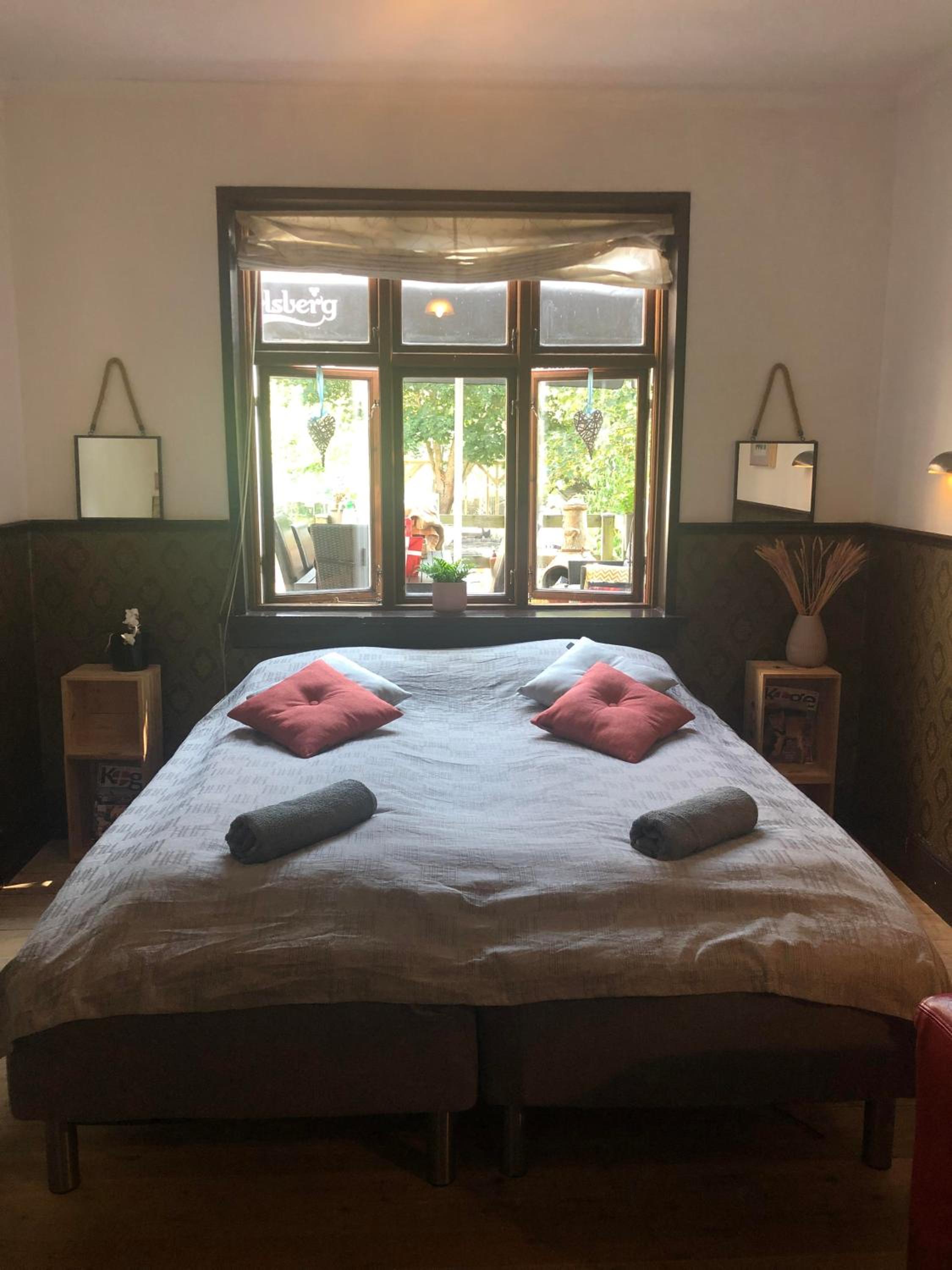 Double Room with Shared Bathroom photo 1