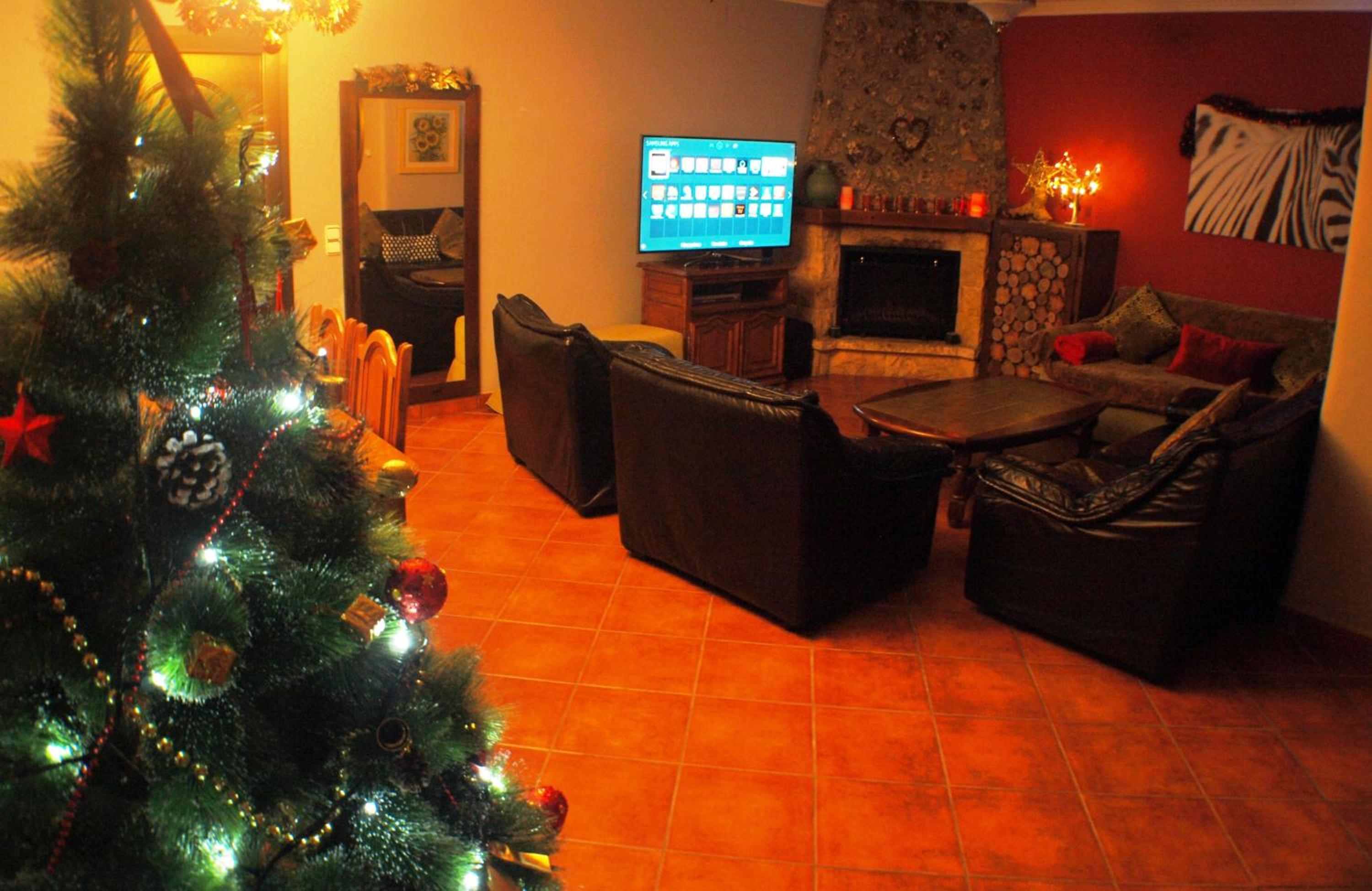 Two-Bedroom House (2-6 Adults) - Photo 238