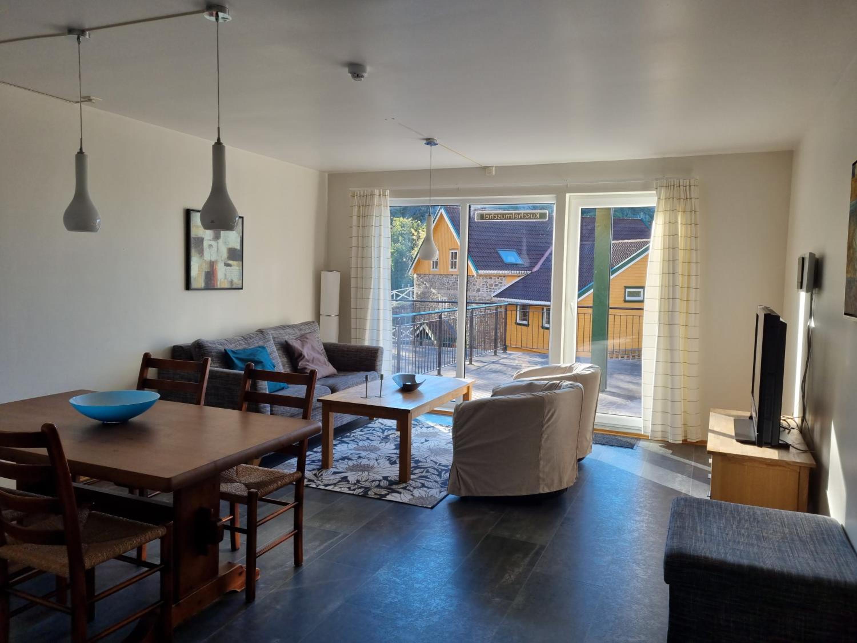 Three-Bedroom Apartment photo 2