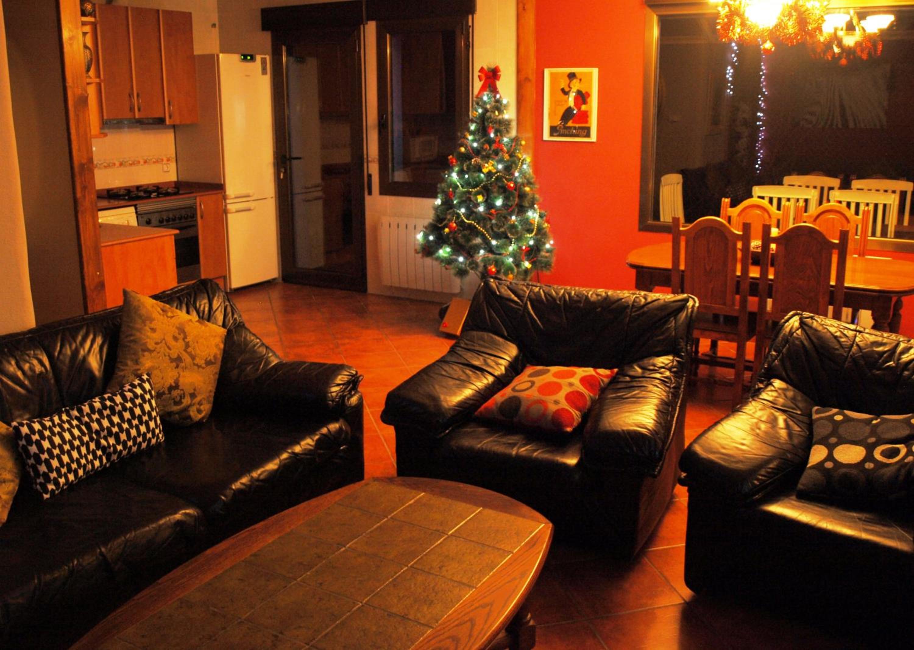 Two-Bedroom House (2-6 Adults) - Photo 225