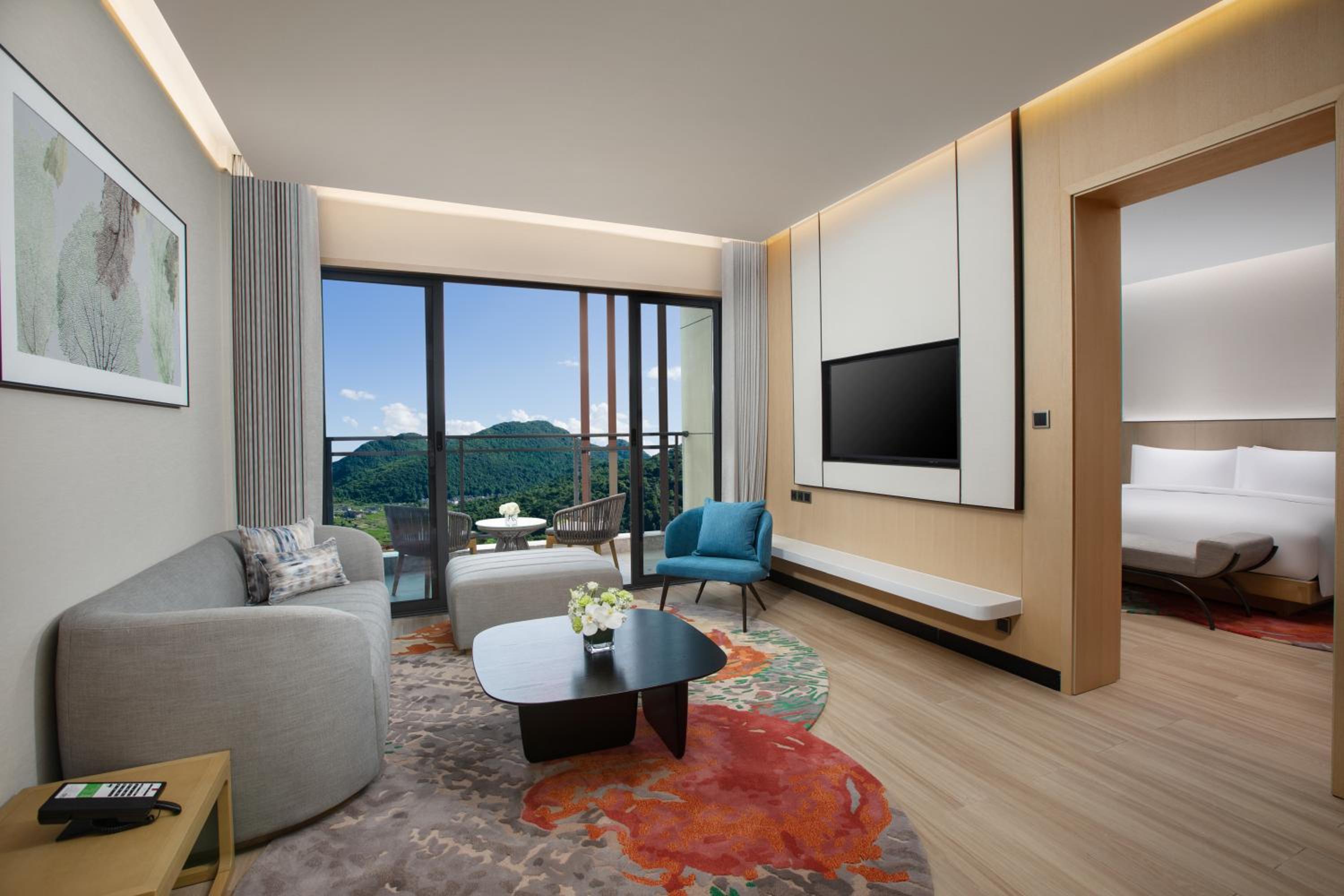 One-Bedroom King Suite with Living Area