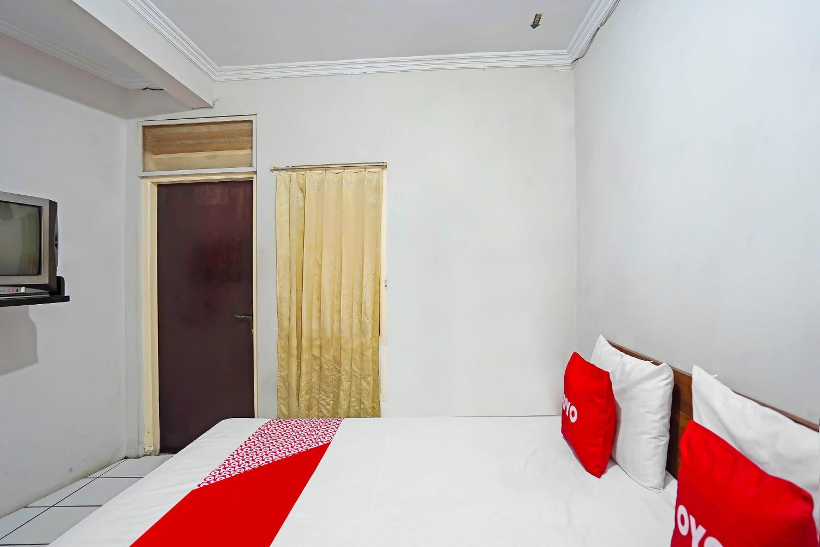 Economy Double Room - Photo 3