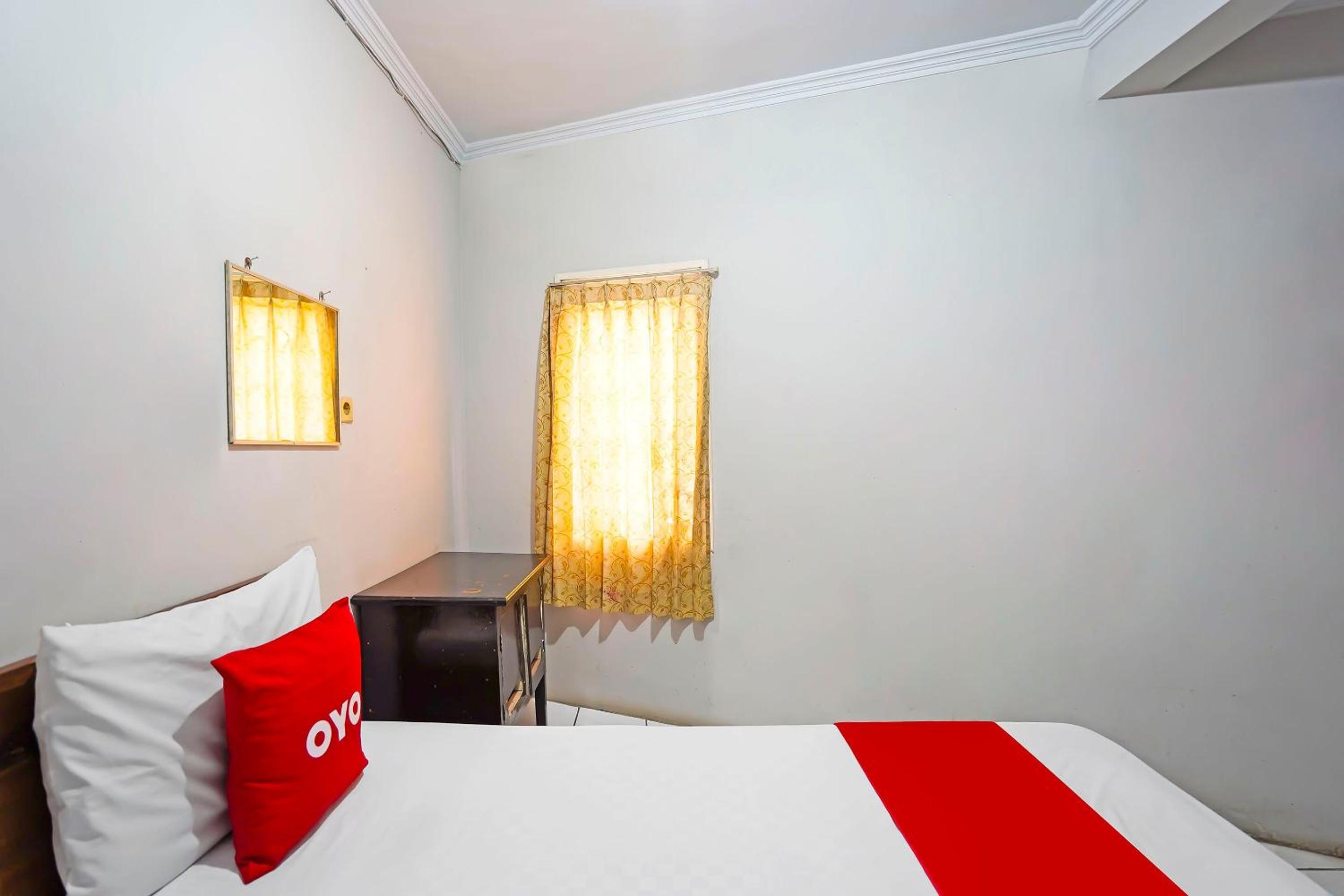Economy Double Room - Photo 4