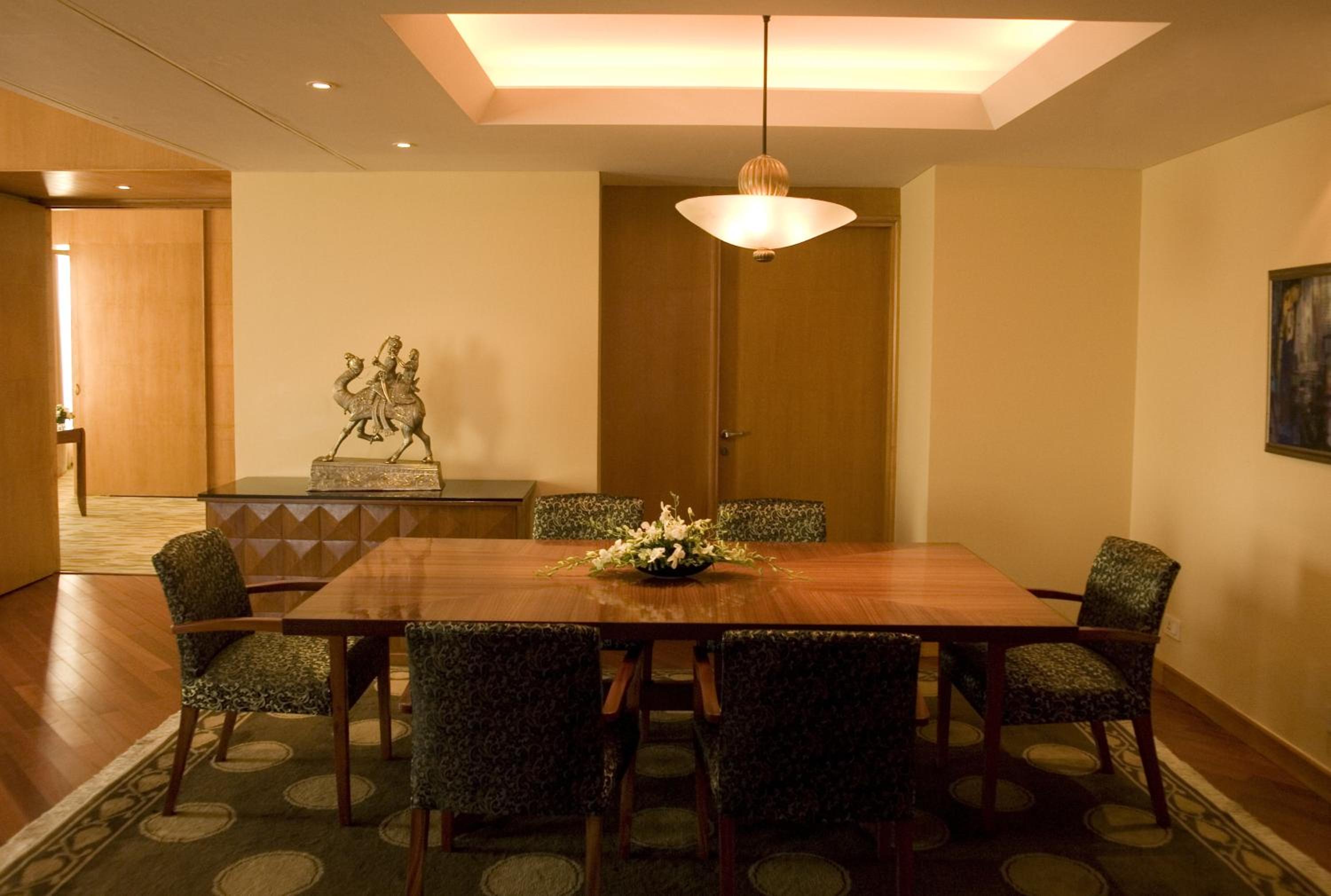 Presidential Suite with 20% off on session of 30 mins Spa,15% off on food & Soft beverage services,20% Discount on Laundry service (T&C applicable) Presidential Suite with 20% off on session of 30 mins Spa,15% off on food & Soft beverage services,20% Discount on Laundry service (T&C applicable)