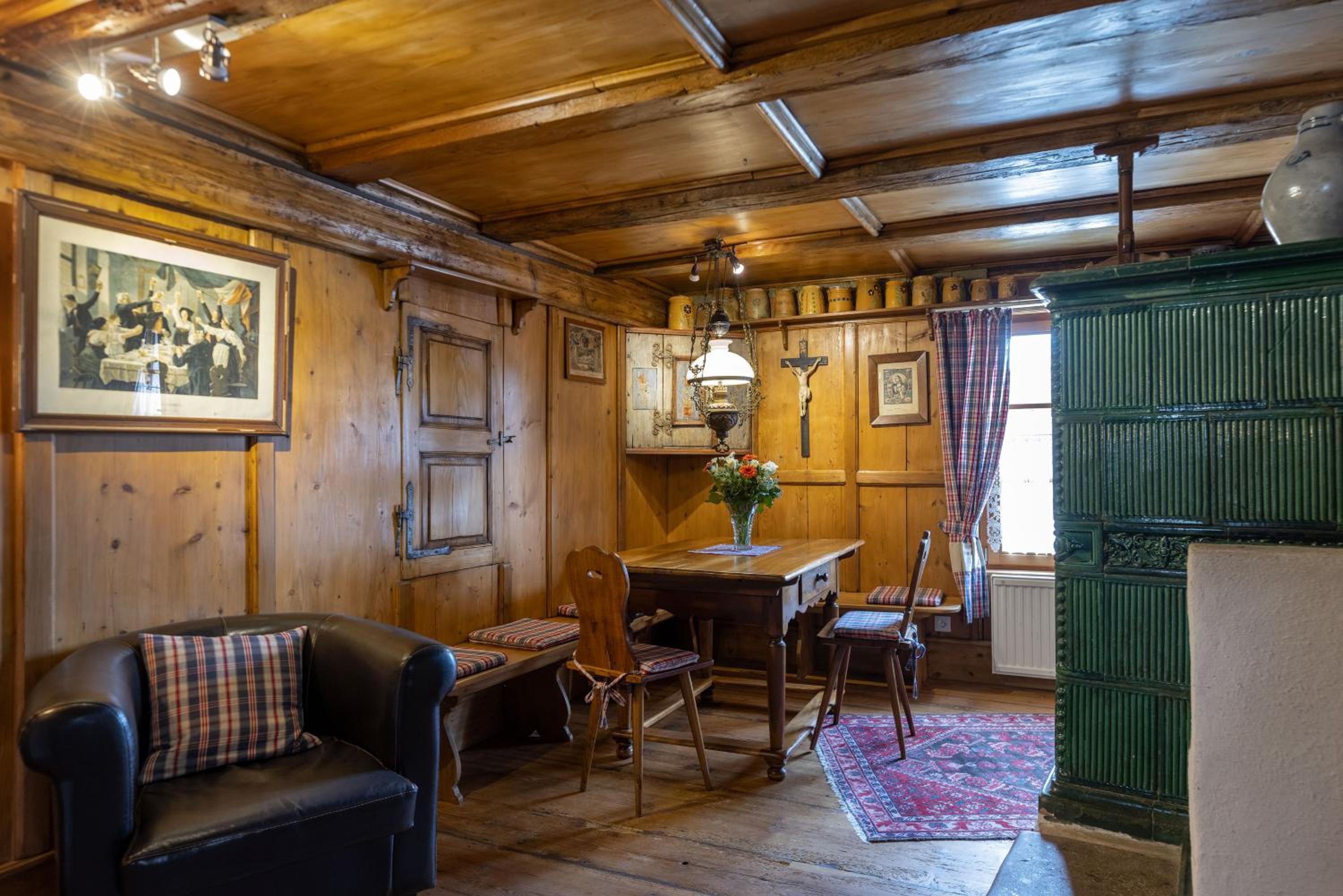 Superior Suite - Photo 15