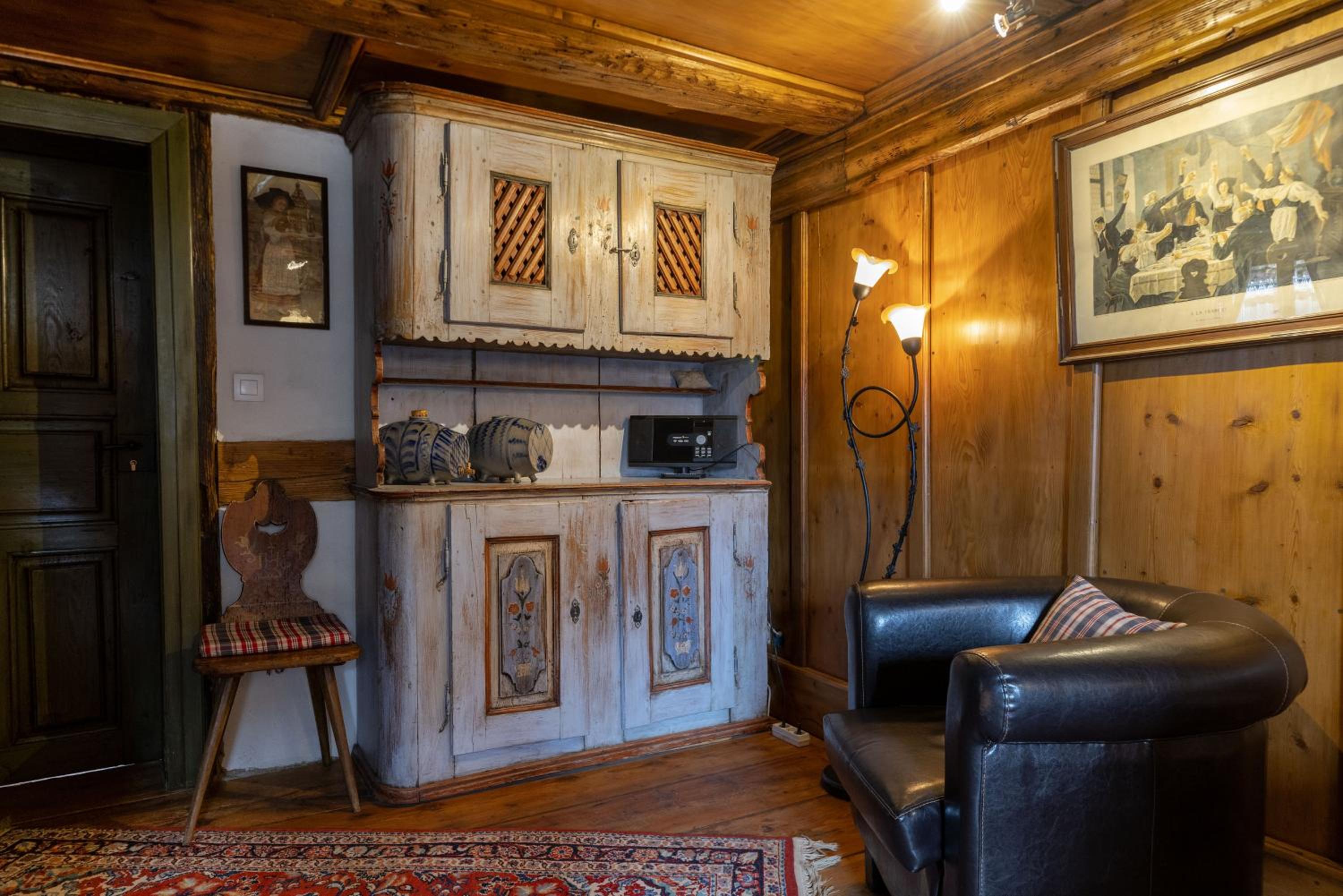 Superior Suite - Photo 10