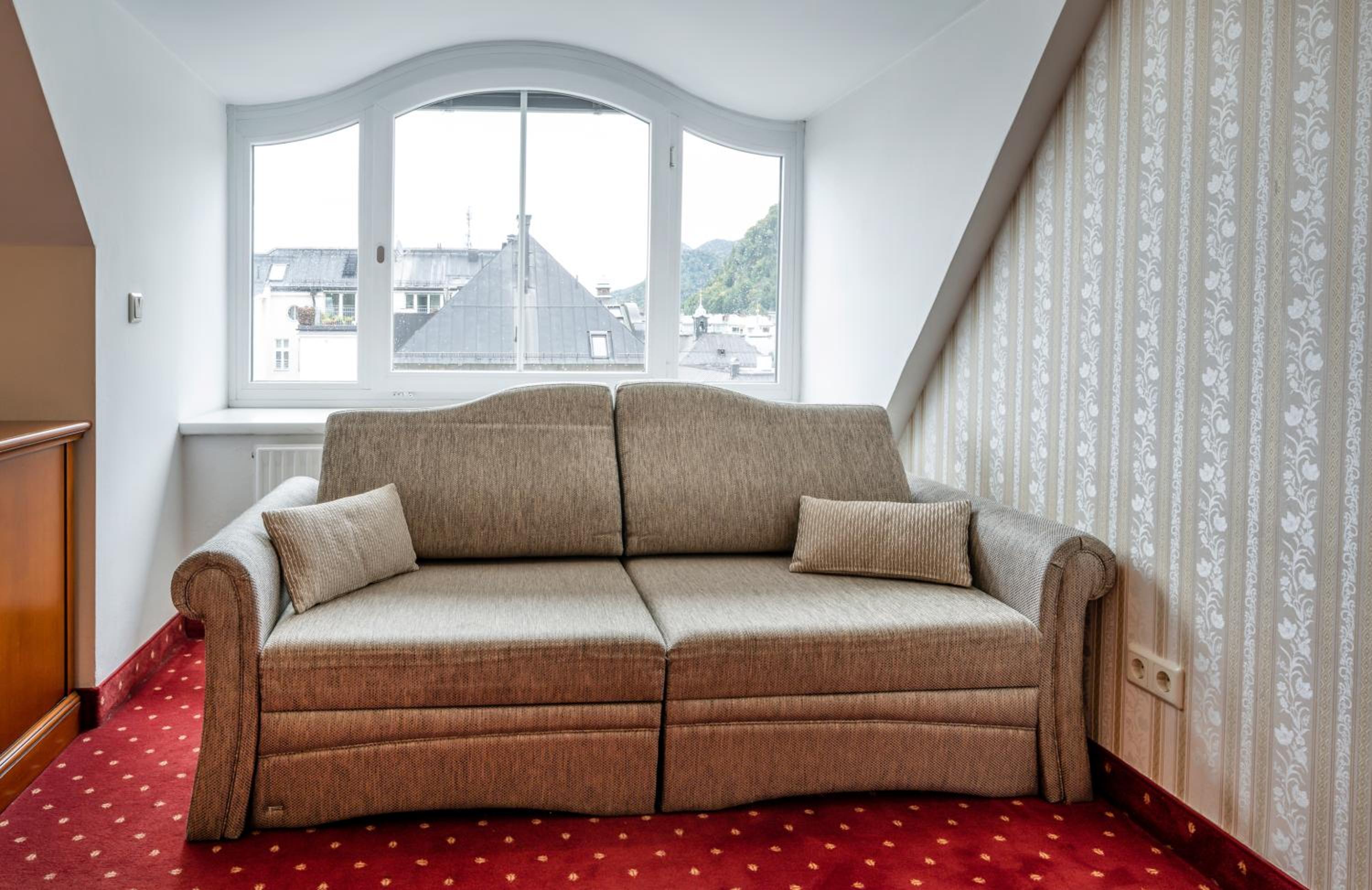 Family Room - Photo 6