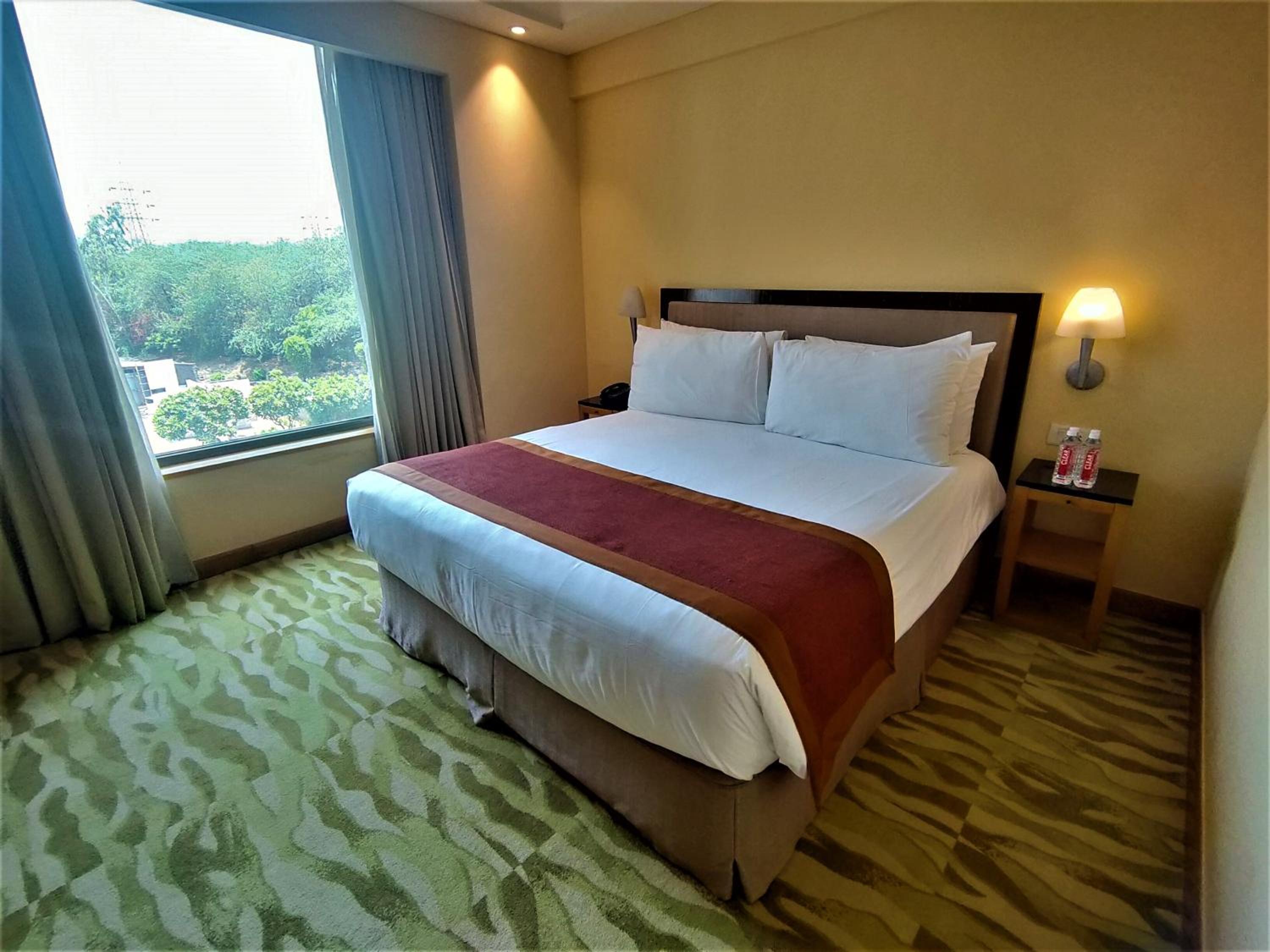 Studio Apartment with 20% off on session of 30 mins Spa,15% off on food & soft beverage services,20% Discount on Laundry service Per stay per room - Photo 1