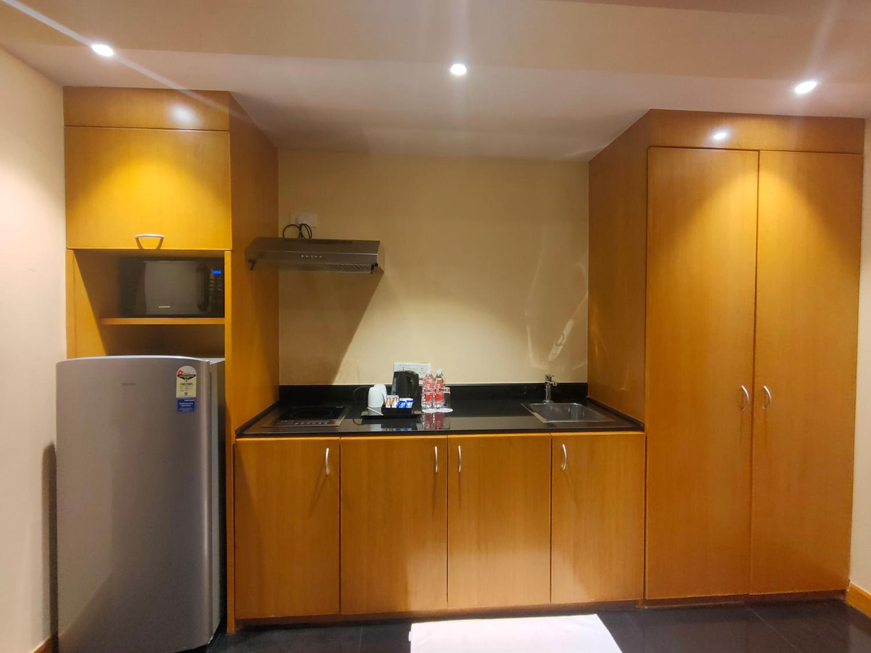 Studio Apartment with 20% off on session of 30 mins Spa,15% off on food & soft beverage services,20% Discount on Laundry service Per stay per room - Photo 3