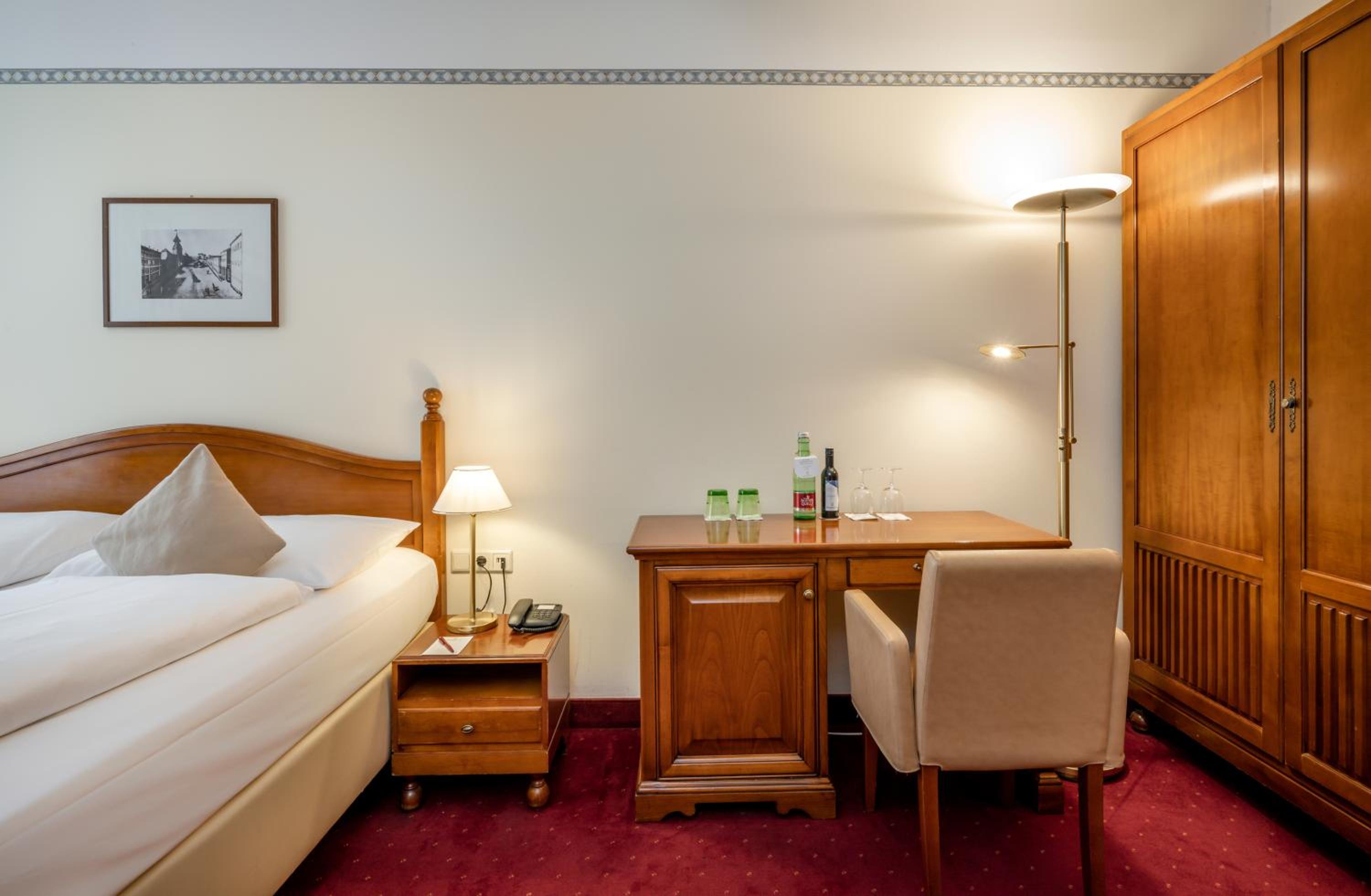 Classic Double Room - Photo 6