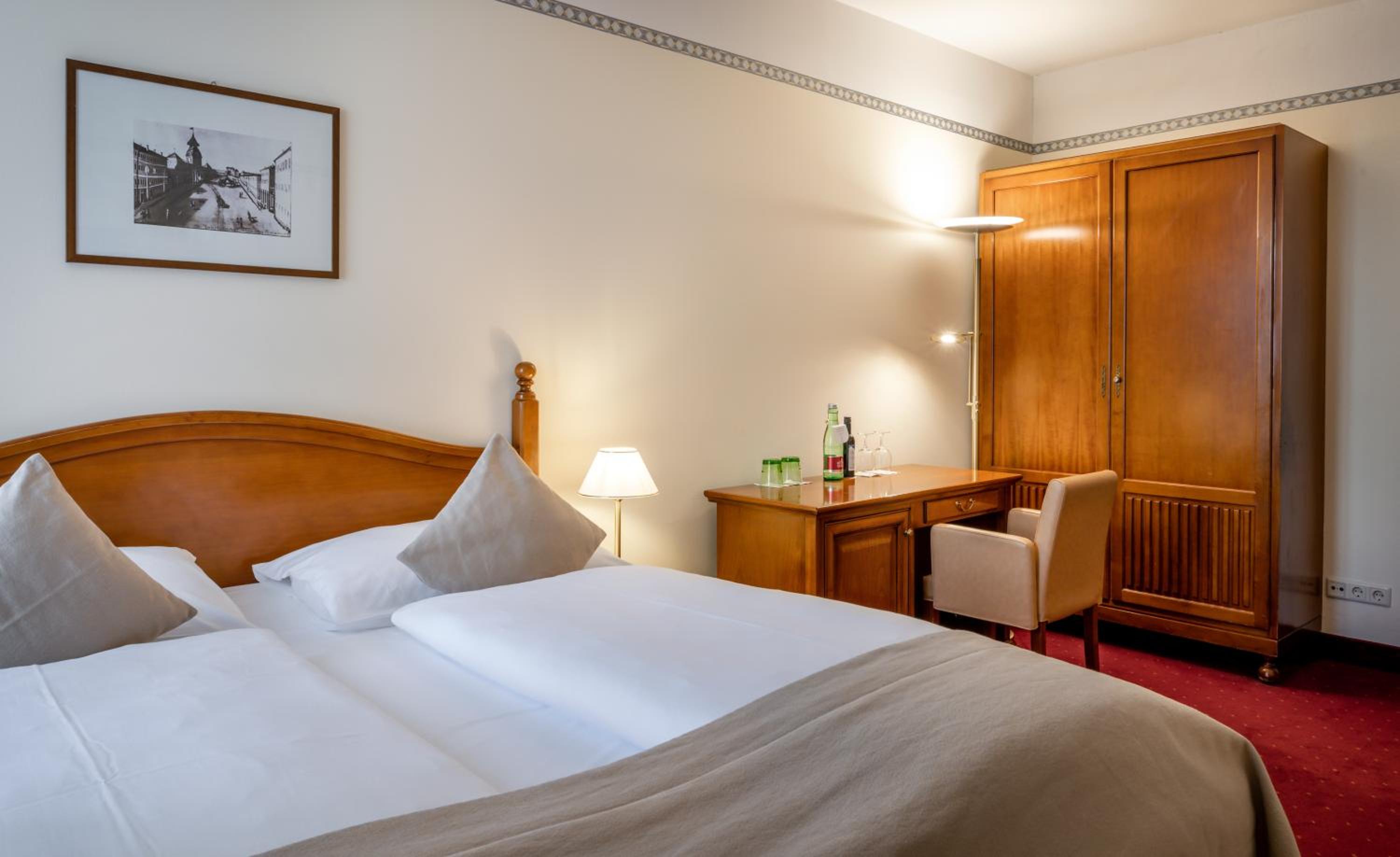 Classic Double Room - Photo 8