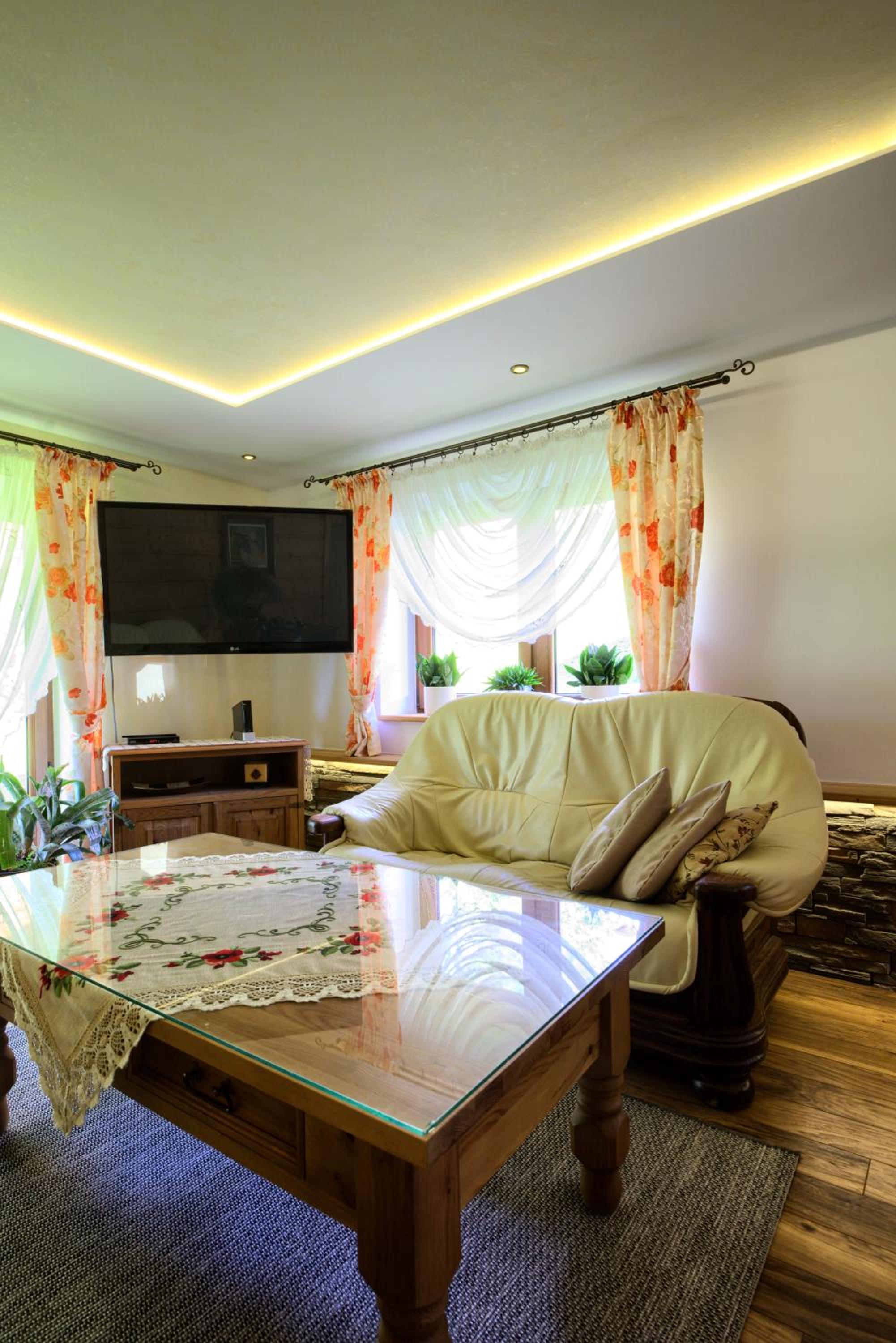 Seven-Bedroom Apartment