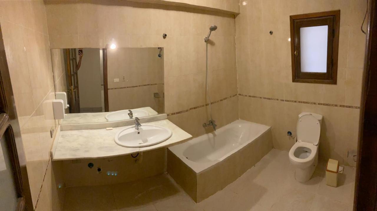 One-Bedroom Apartment - Photo 1