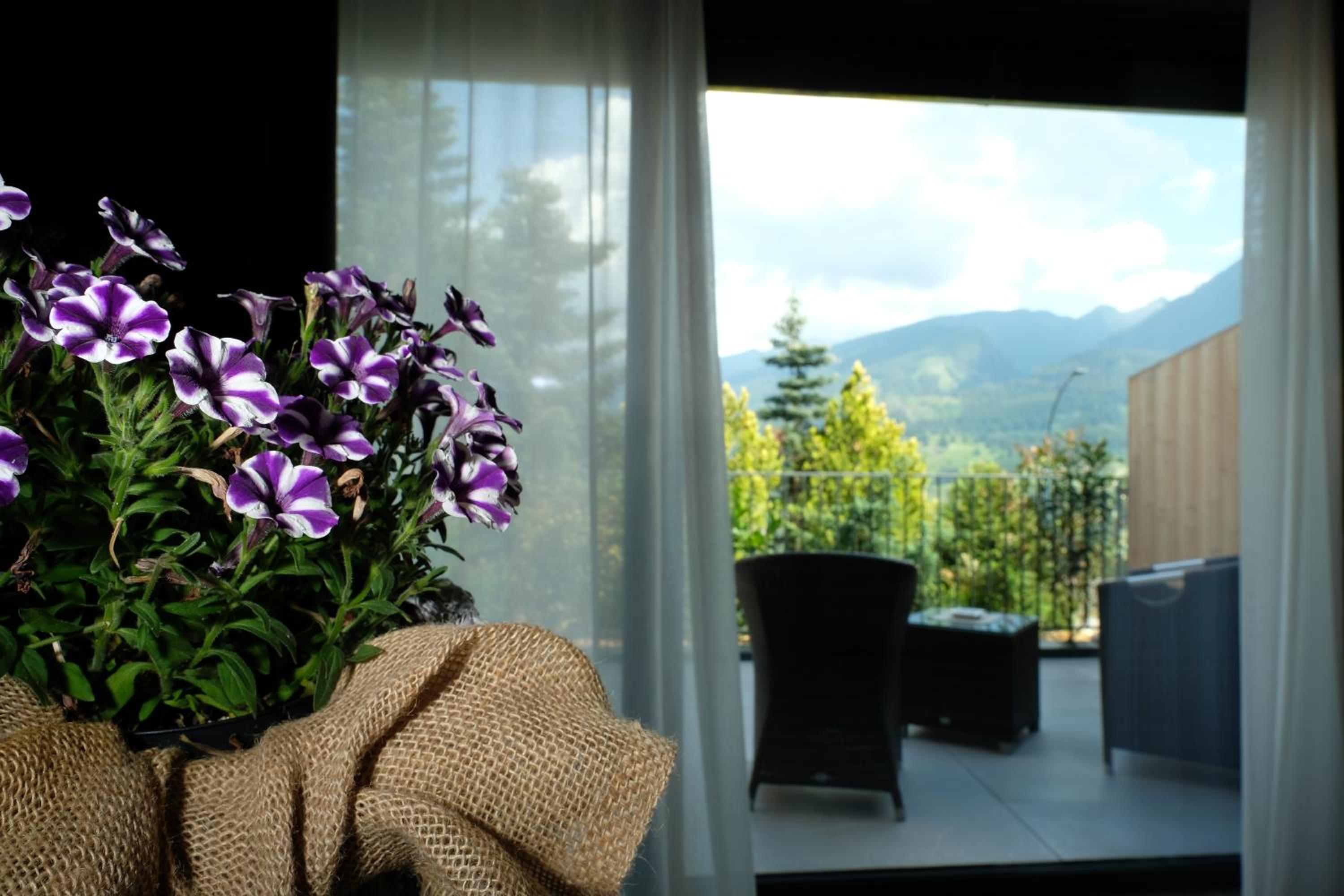 Junior Suite Deluxe with Terrace - Photo 6