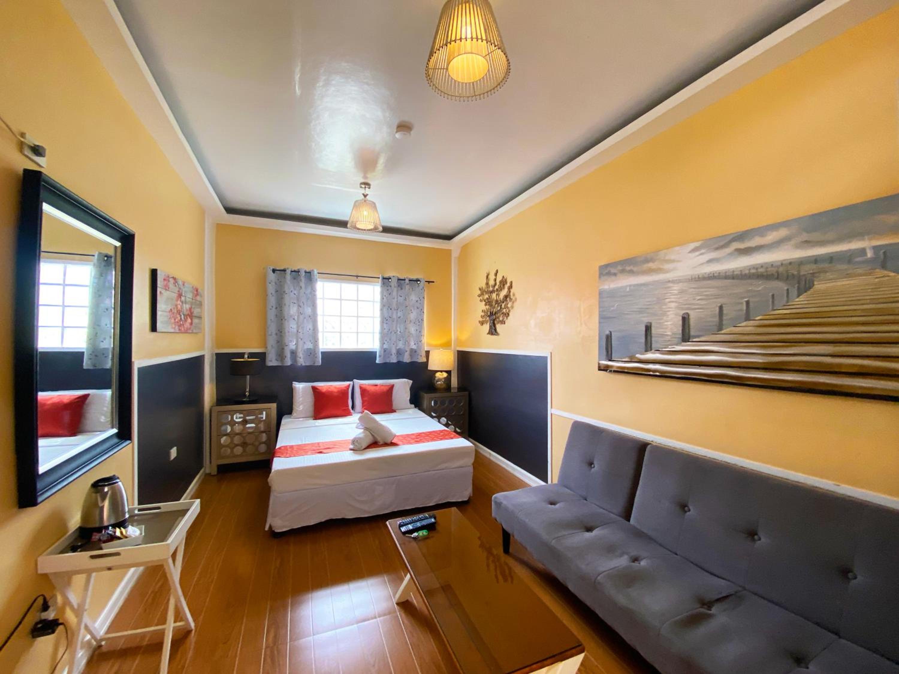 Double Room with Shared Bathroom photo 1