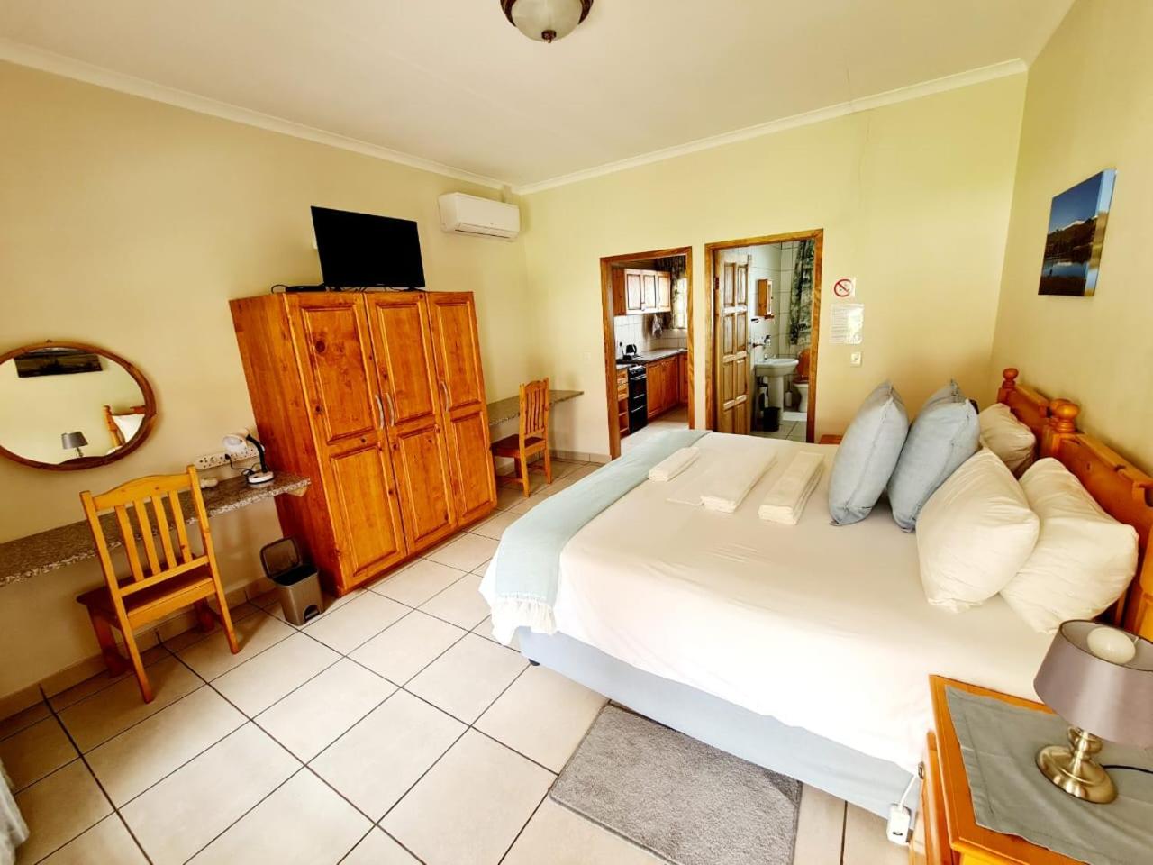 Superior Double or Twin Room photo 2