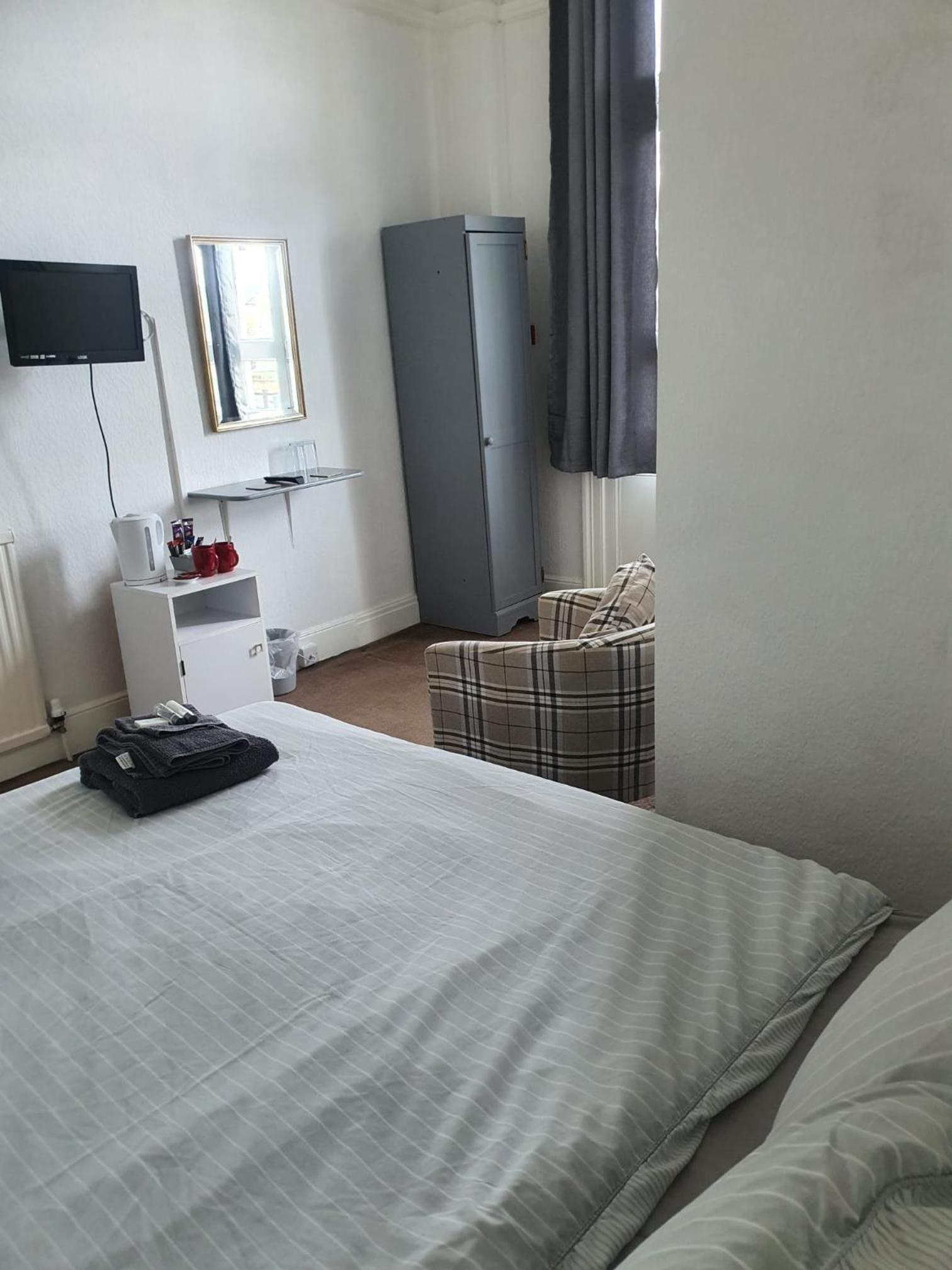 Small Double Room - Photo 2