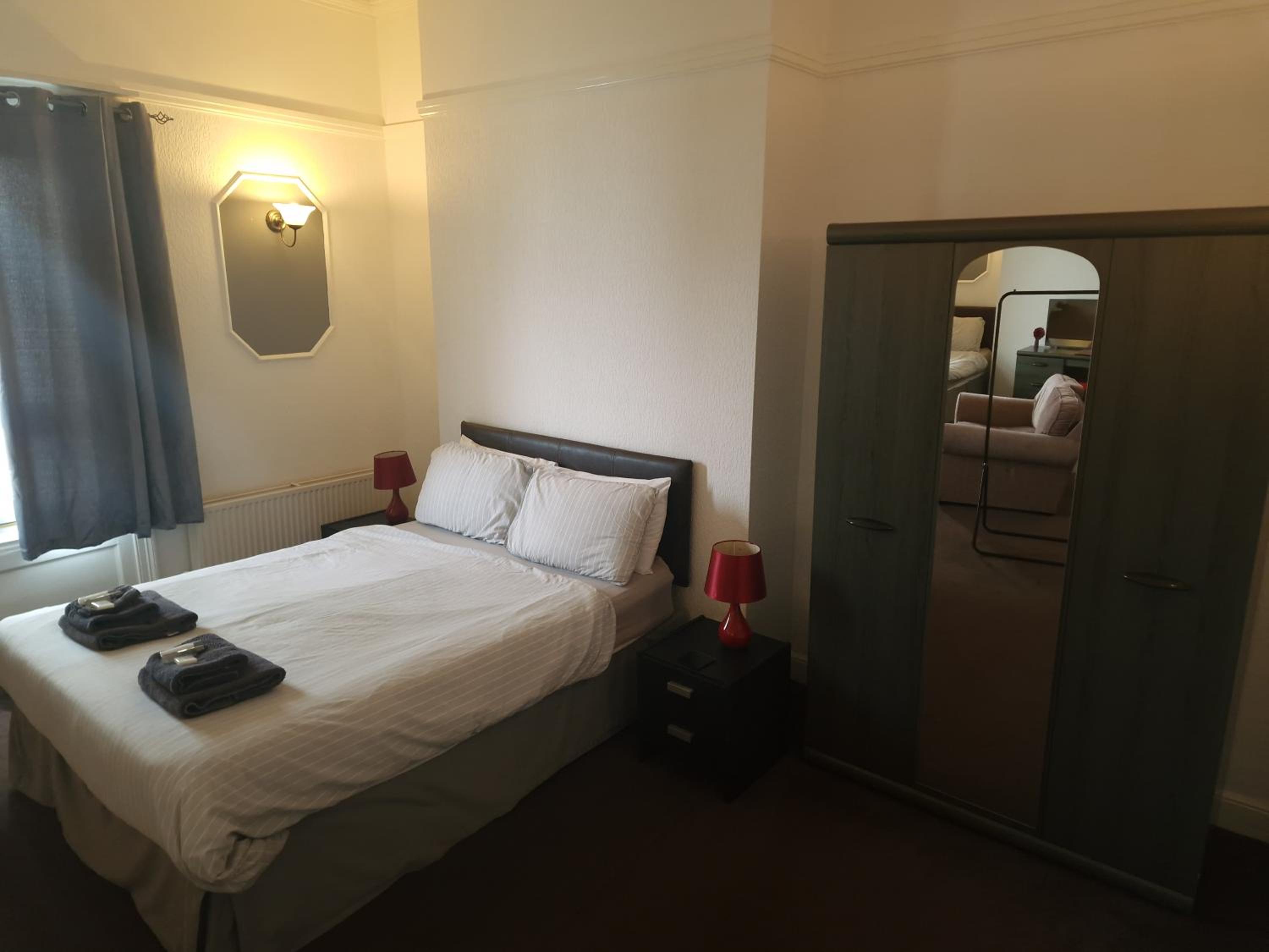 Quadruple Room - Photo 2