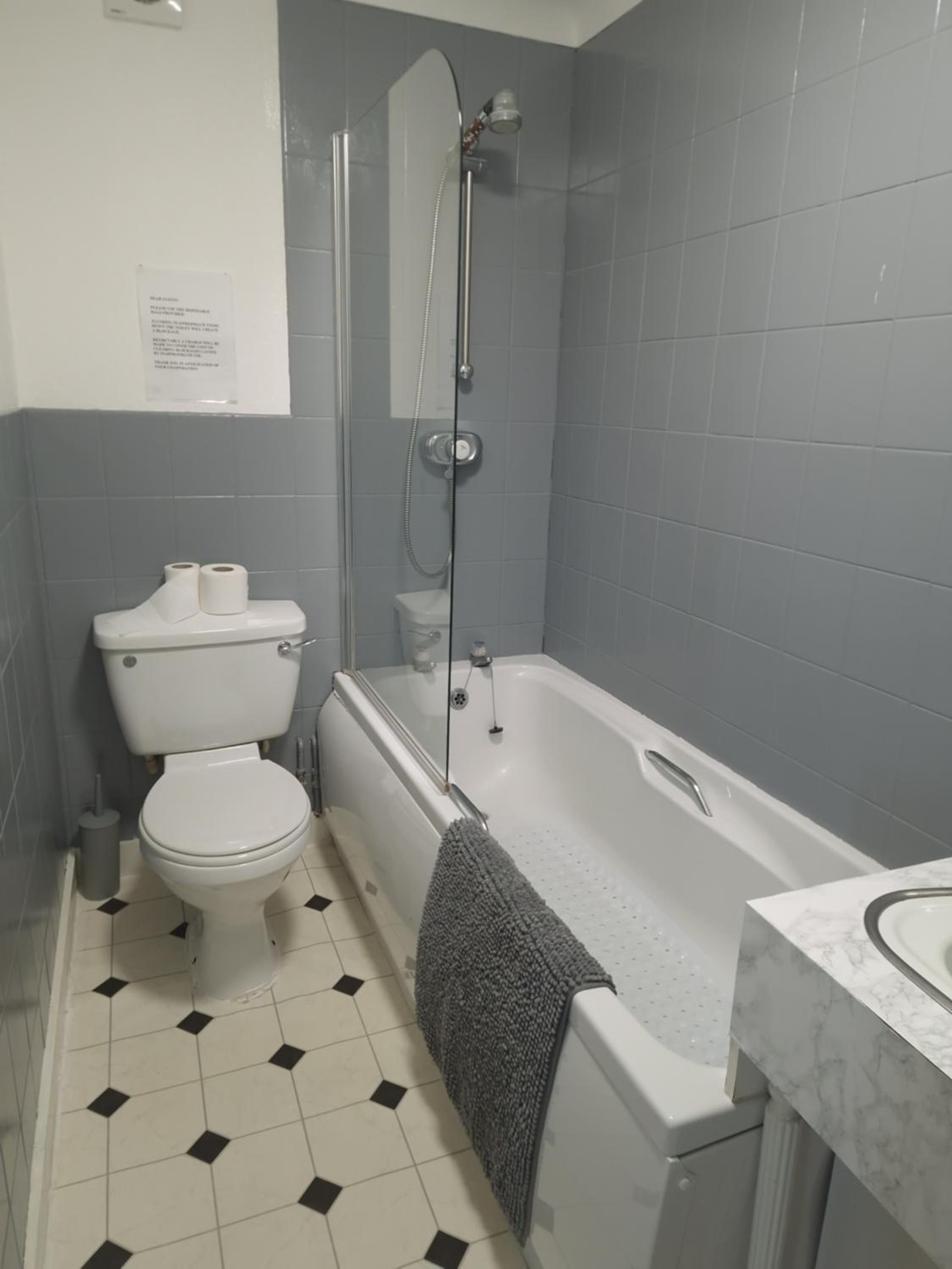 Quadruple Room - Photo 3